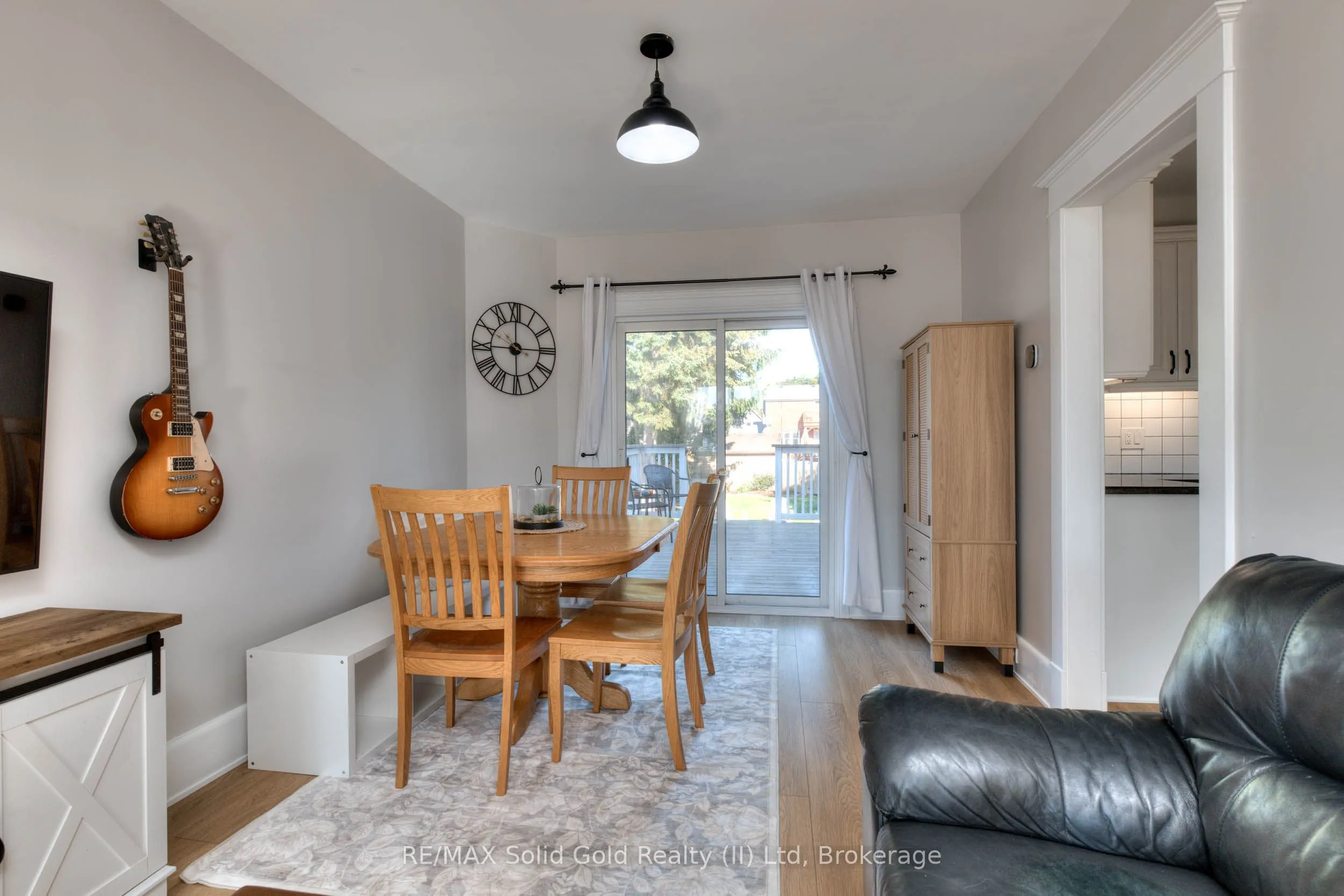 33 Bloomingdale Road N