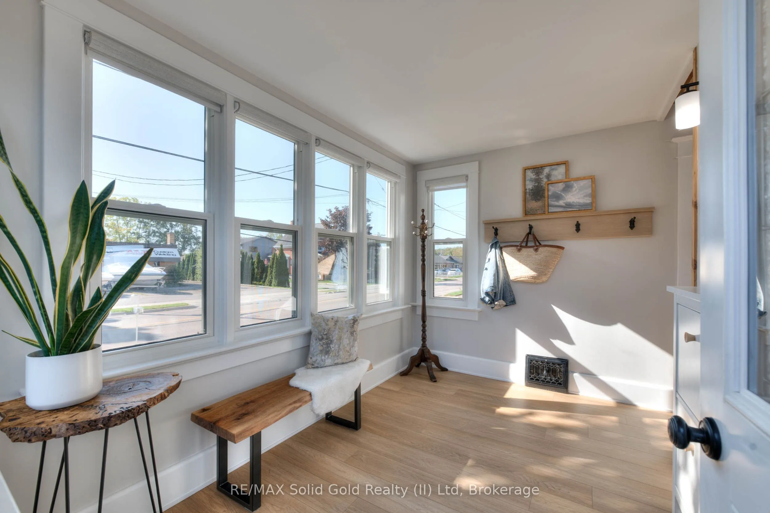 33 Bloomingdale Road N