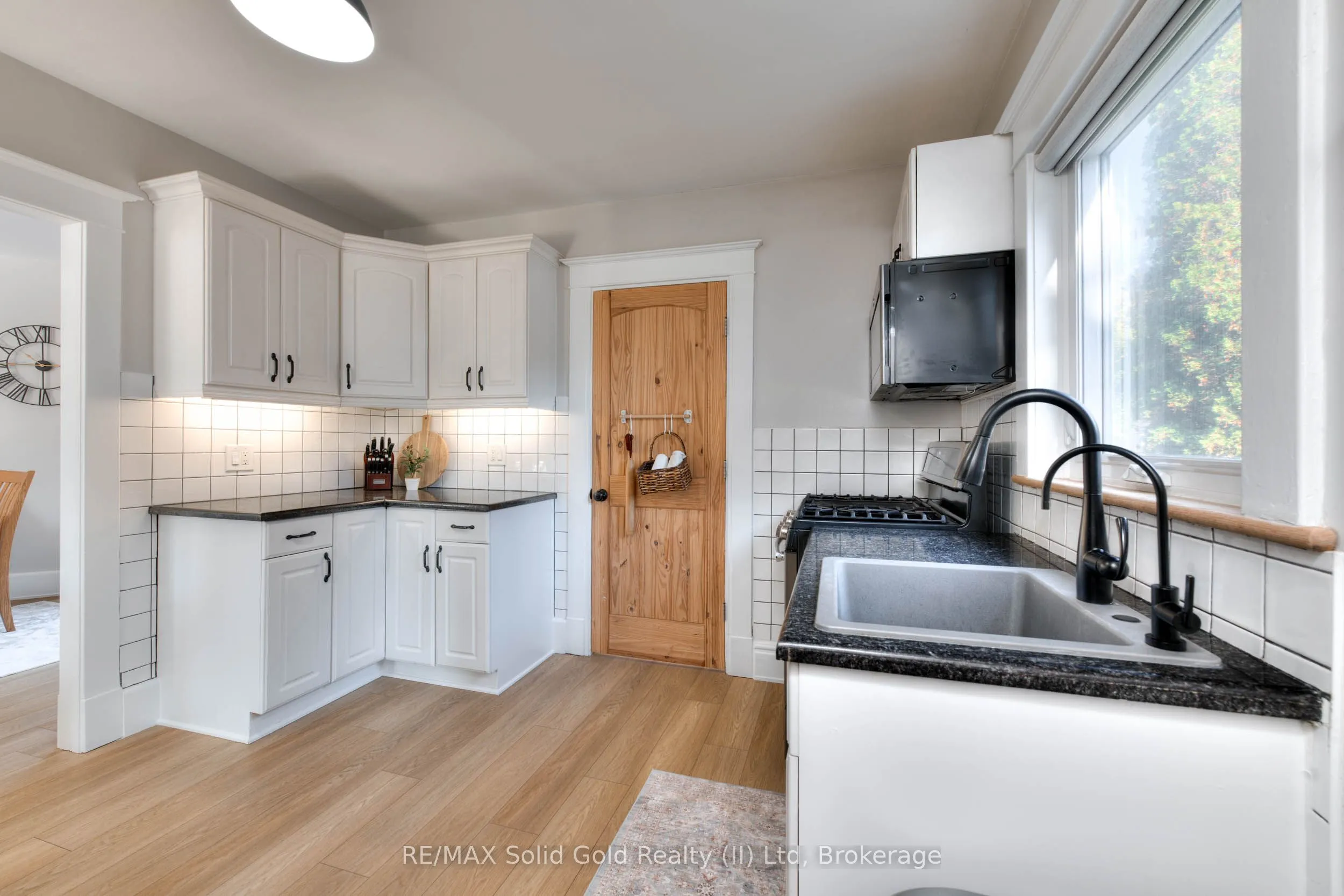 33 Bloomingdale Road N