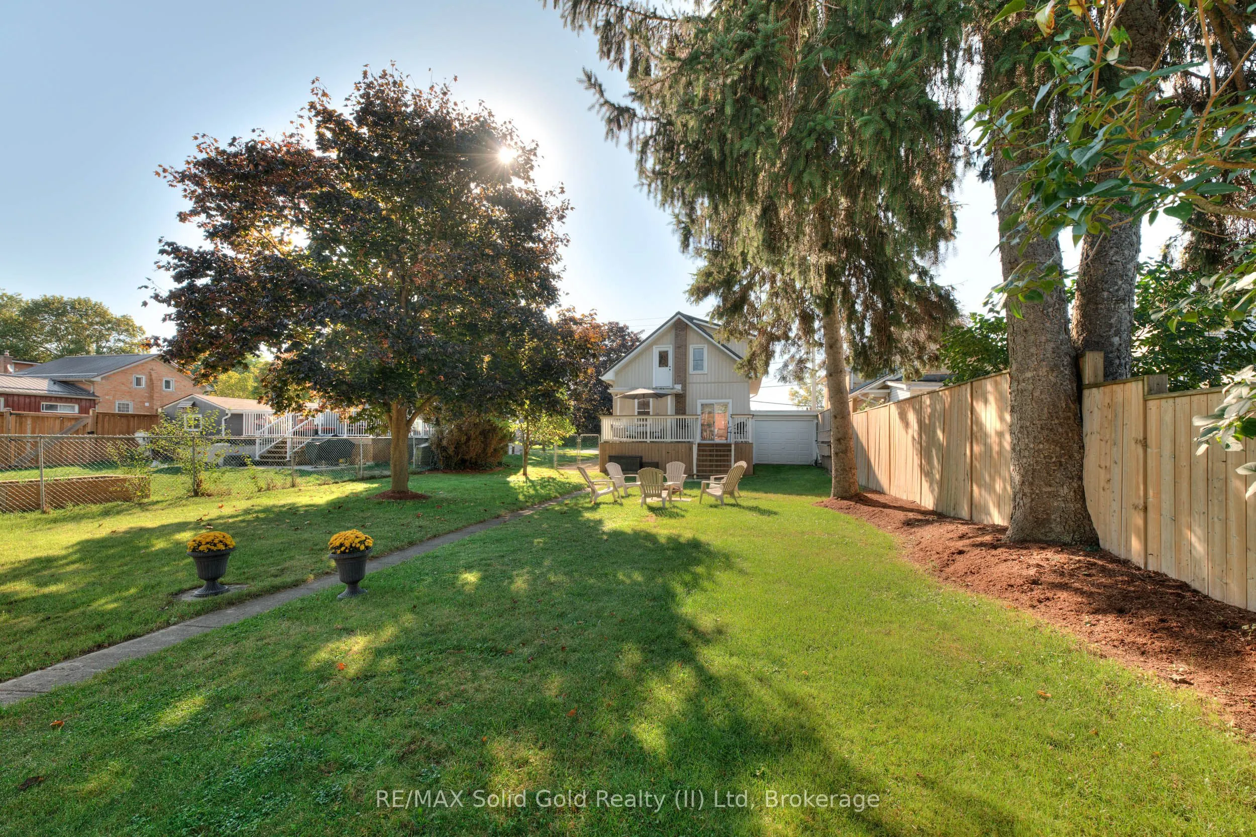 33 Bloomingdale Road N