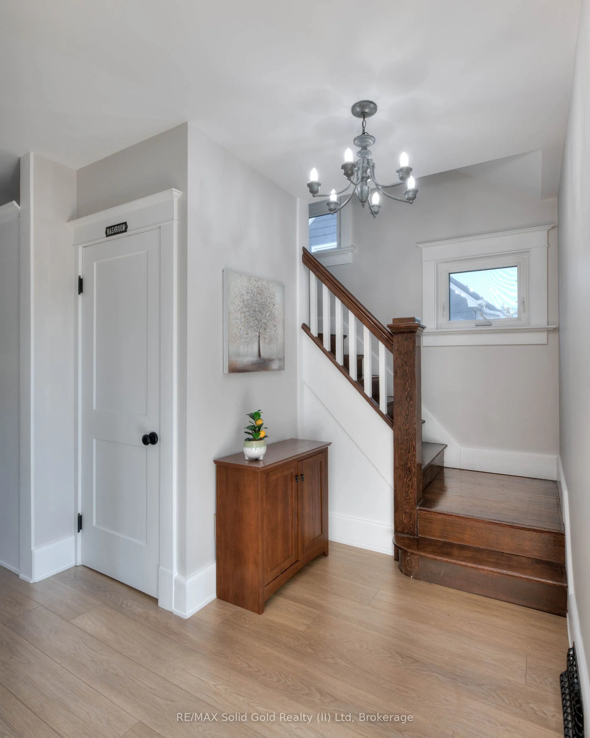 33 Bloomingdale Road N