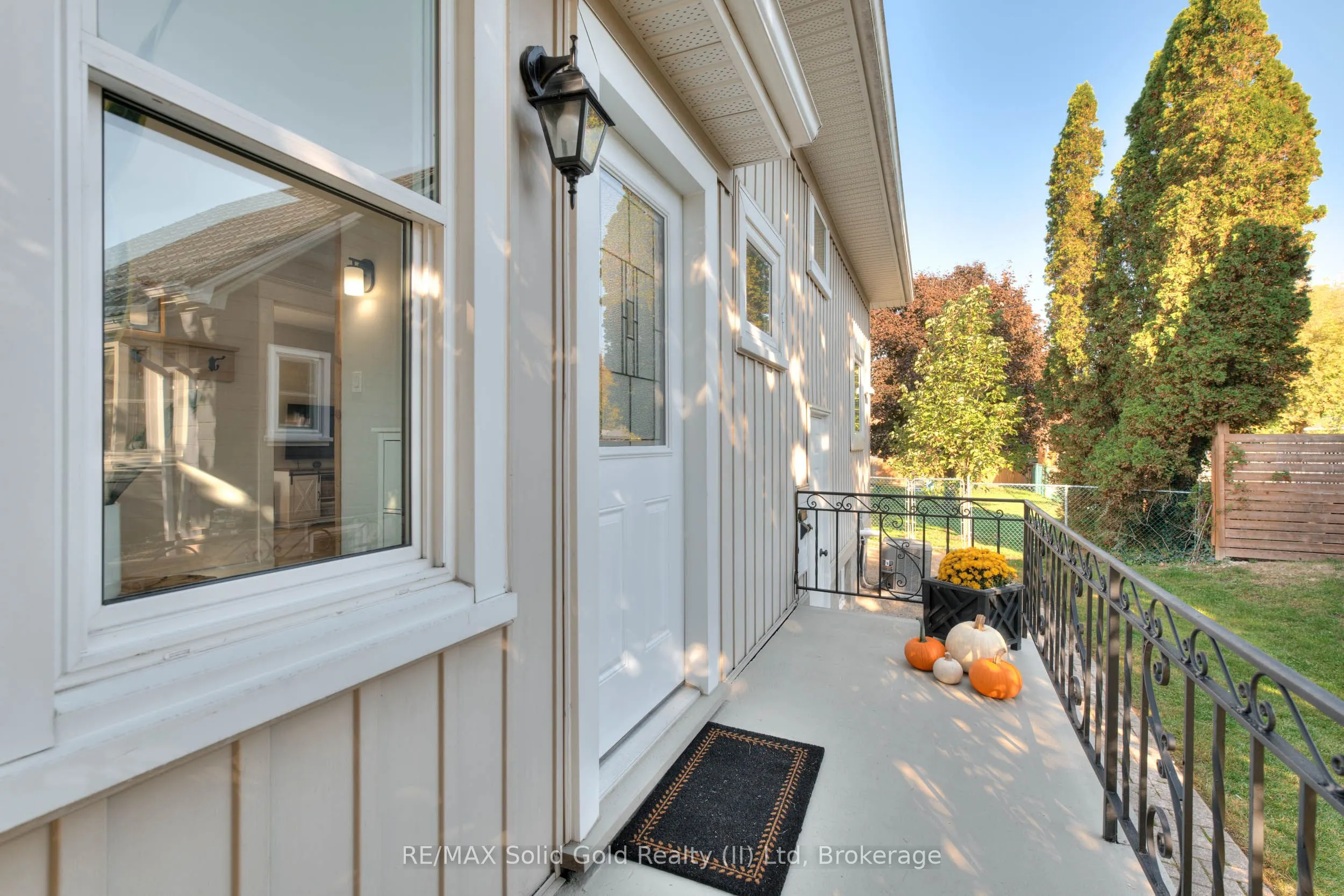 33 Bloomingdale Road N