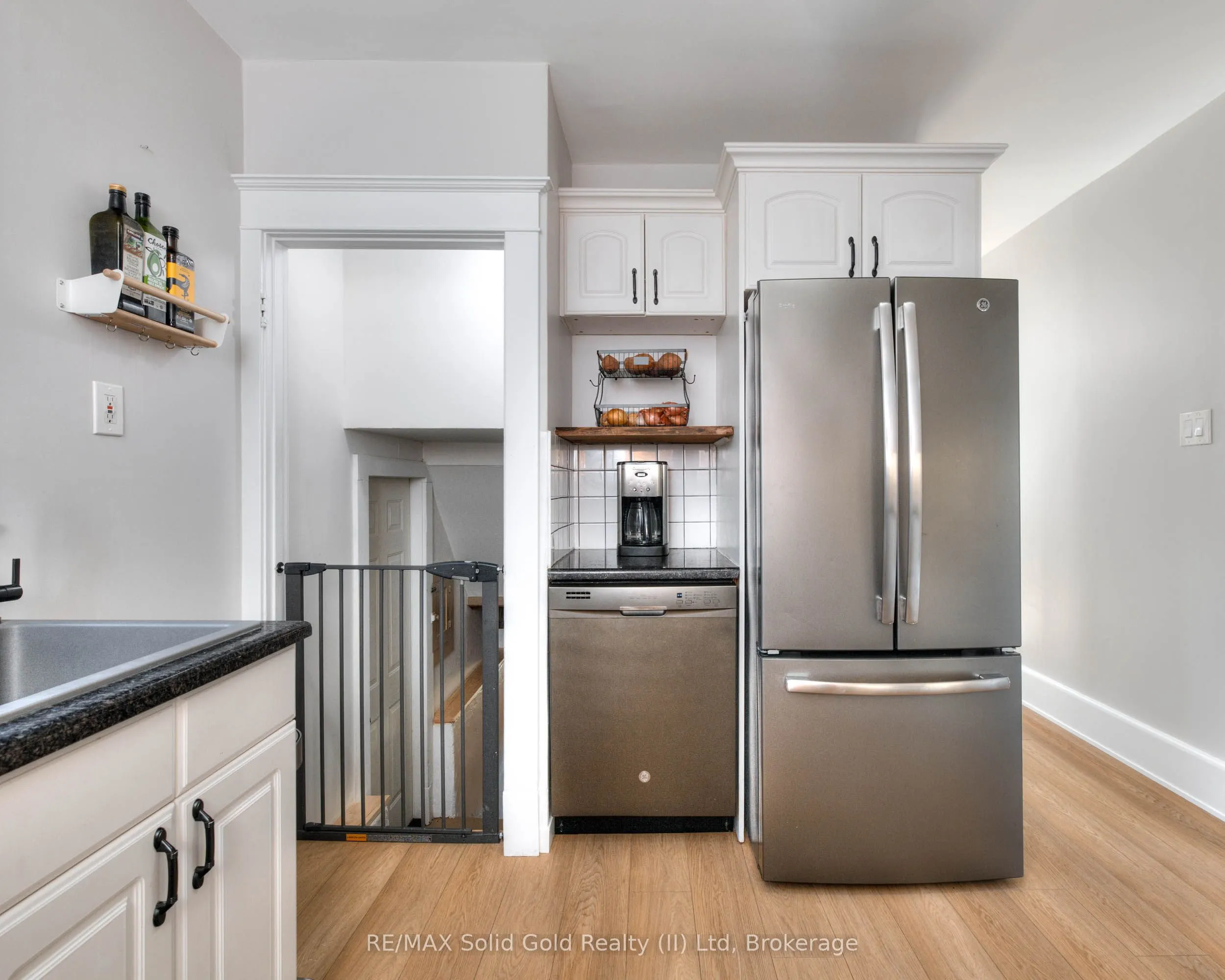 33 Bloomingdale Road N