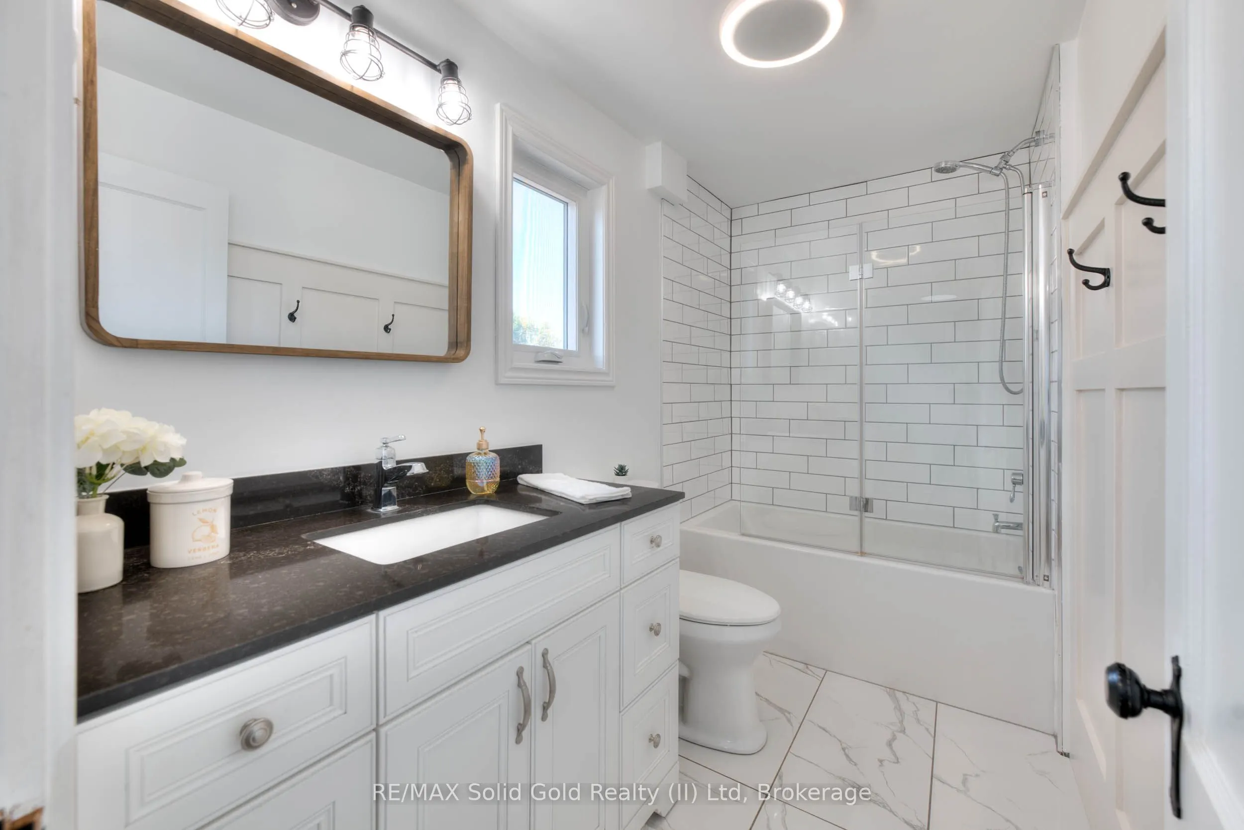33 Bloomingdale Road N