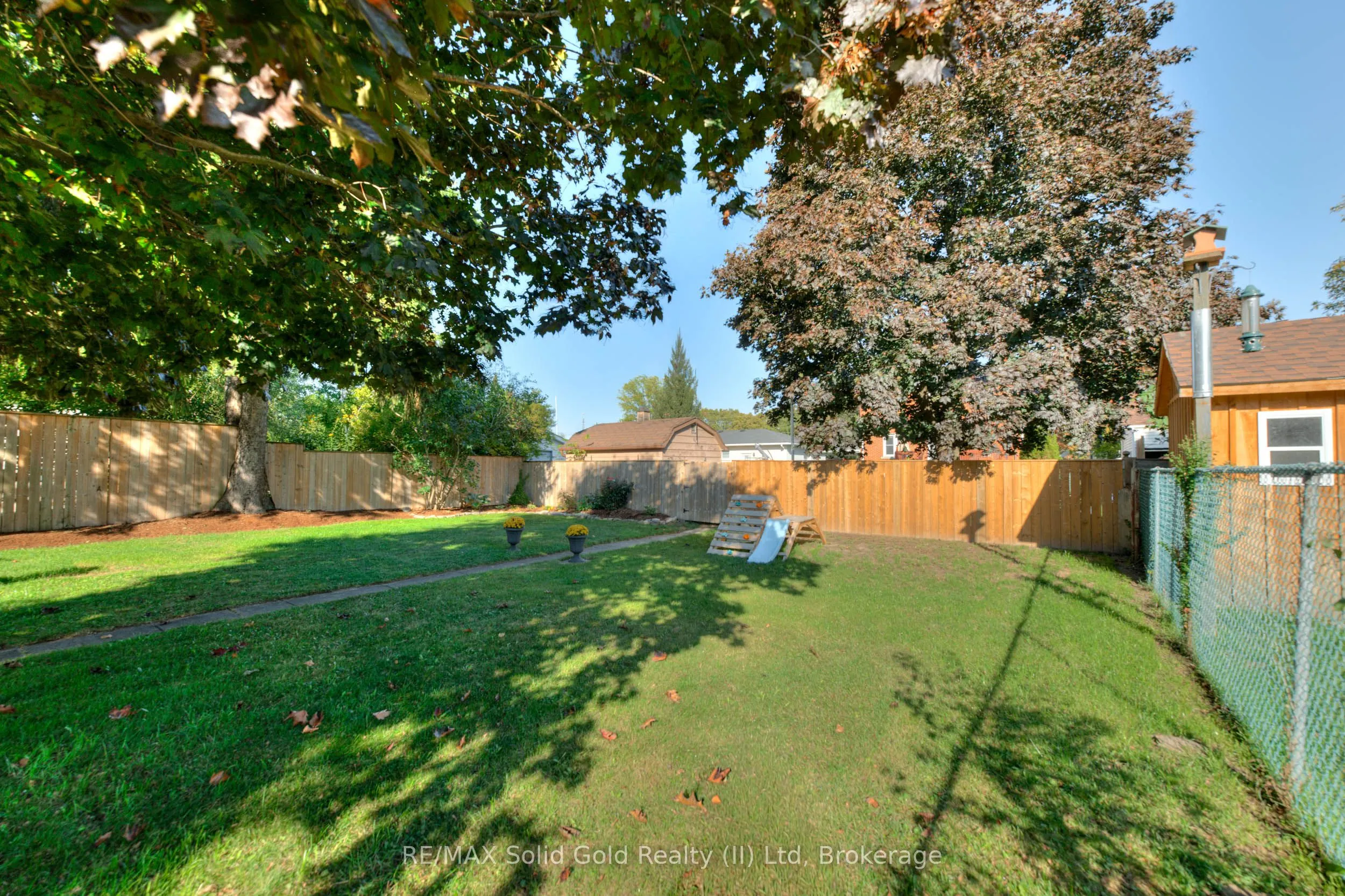 33 Bloomingdale Road N