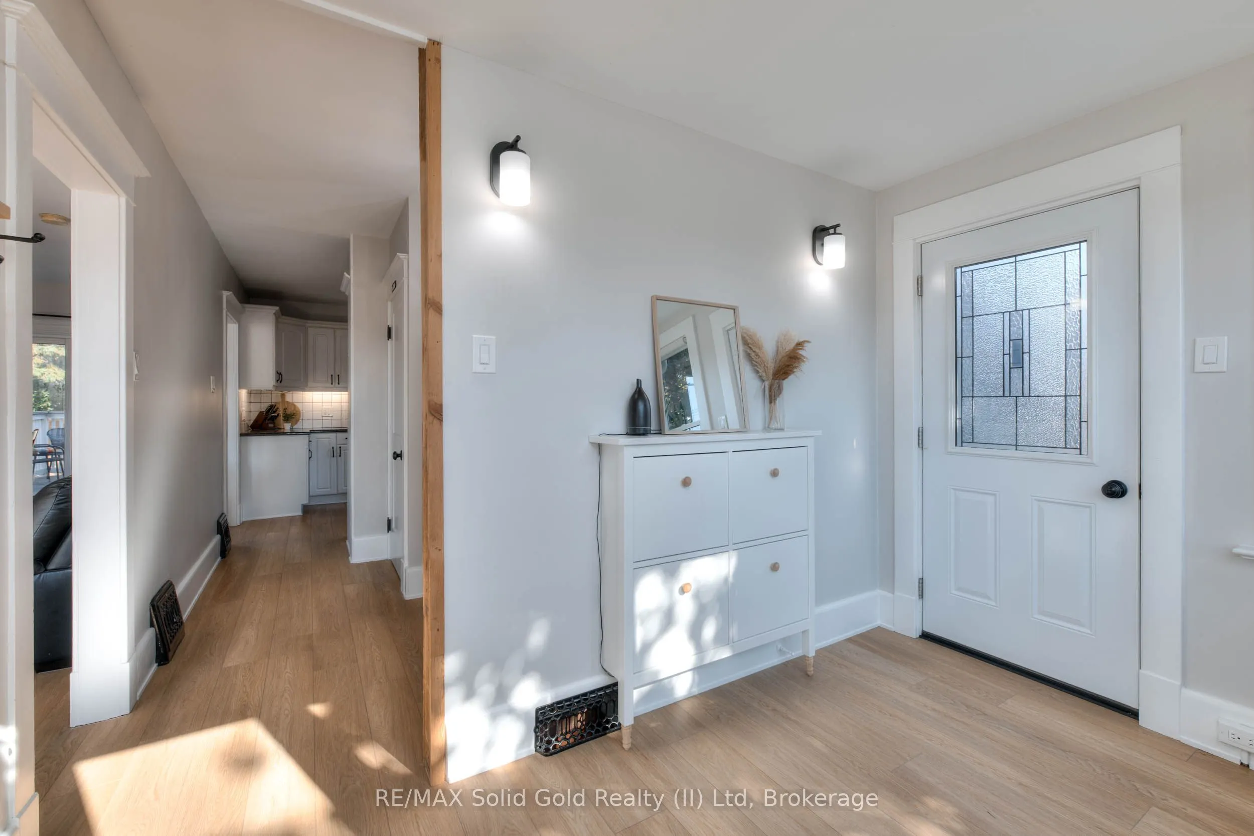 33 Bloomingdale Road N