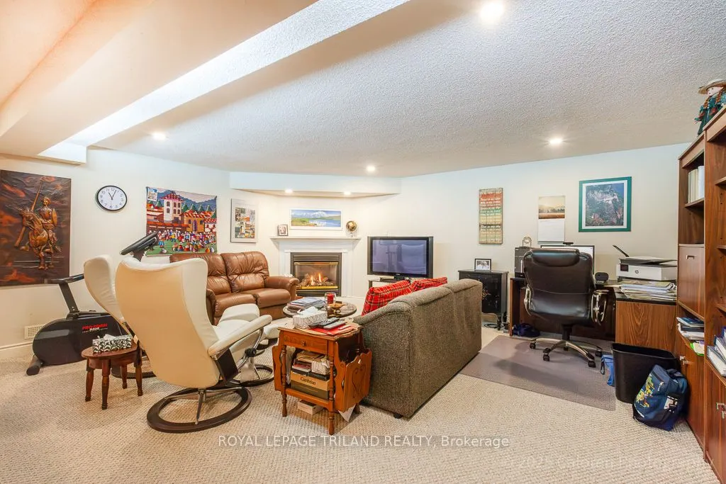 1040 Riverside Drive, #23