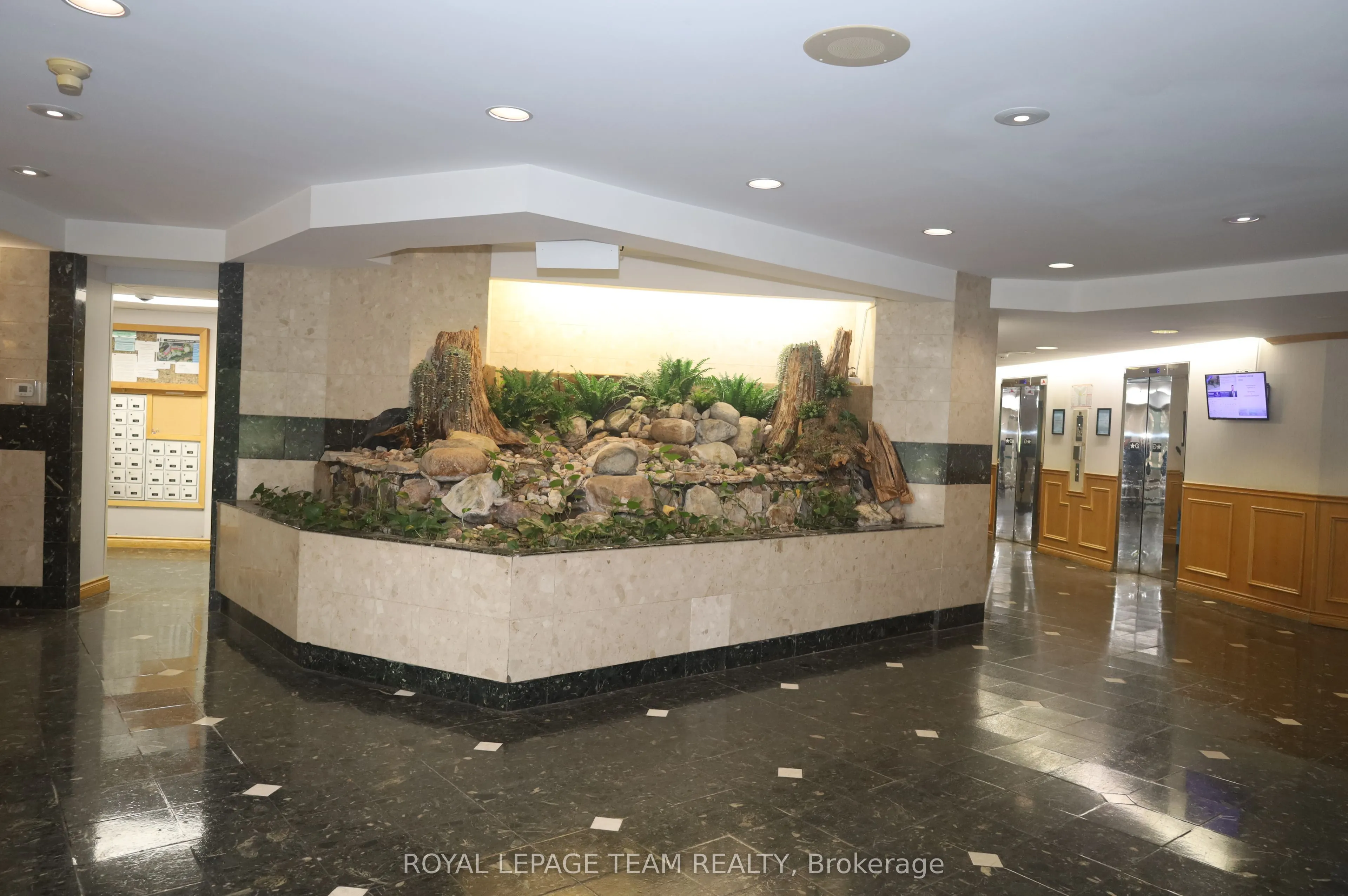 1025 Grenon Avenue, #209