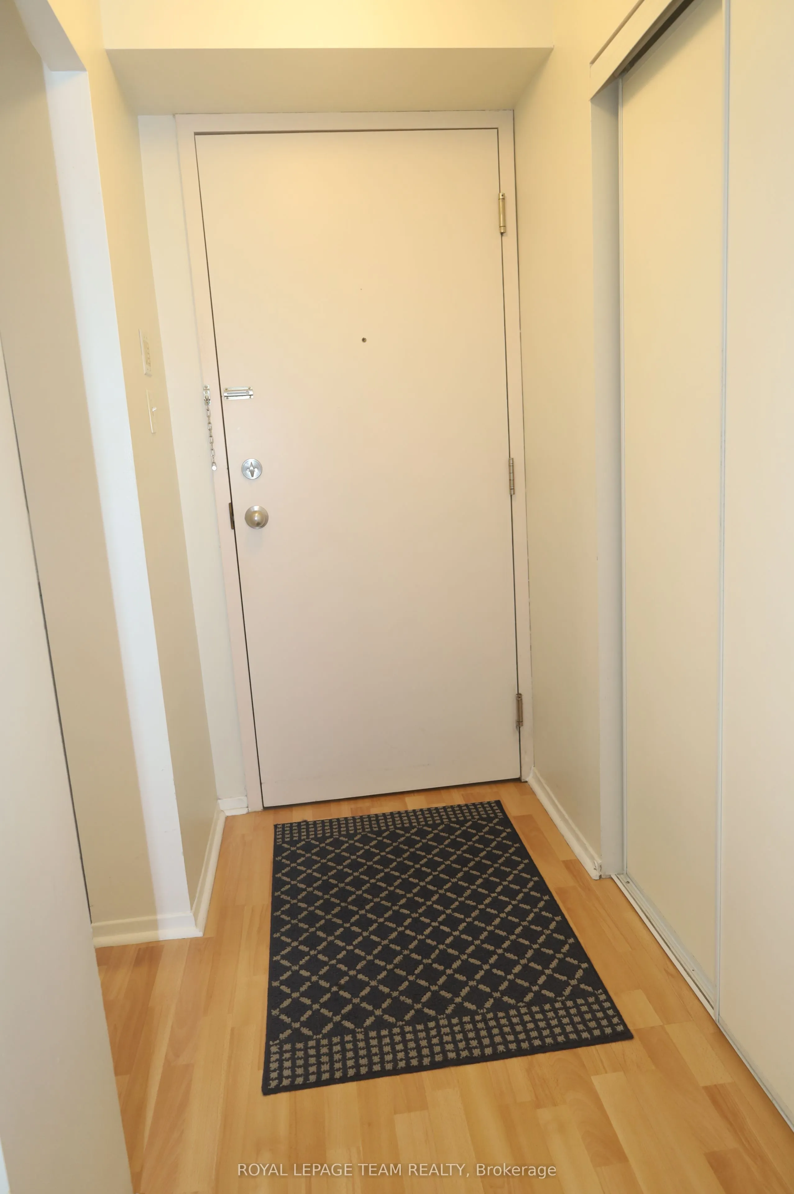 1025 Grenon Avenue, #209