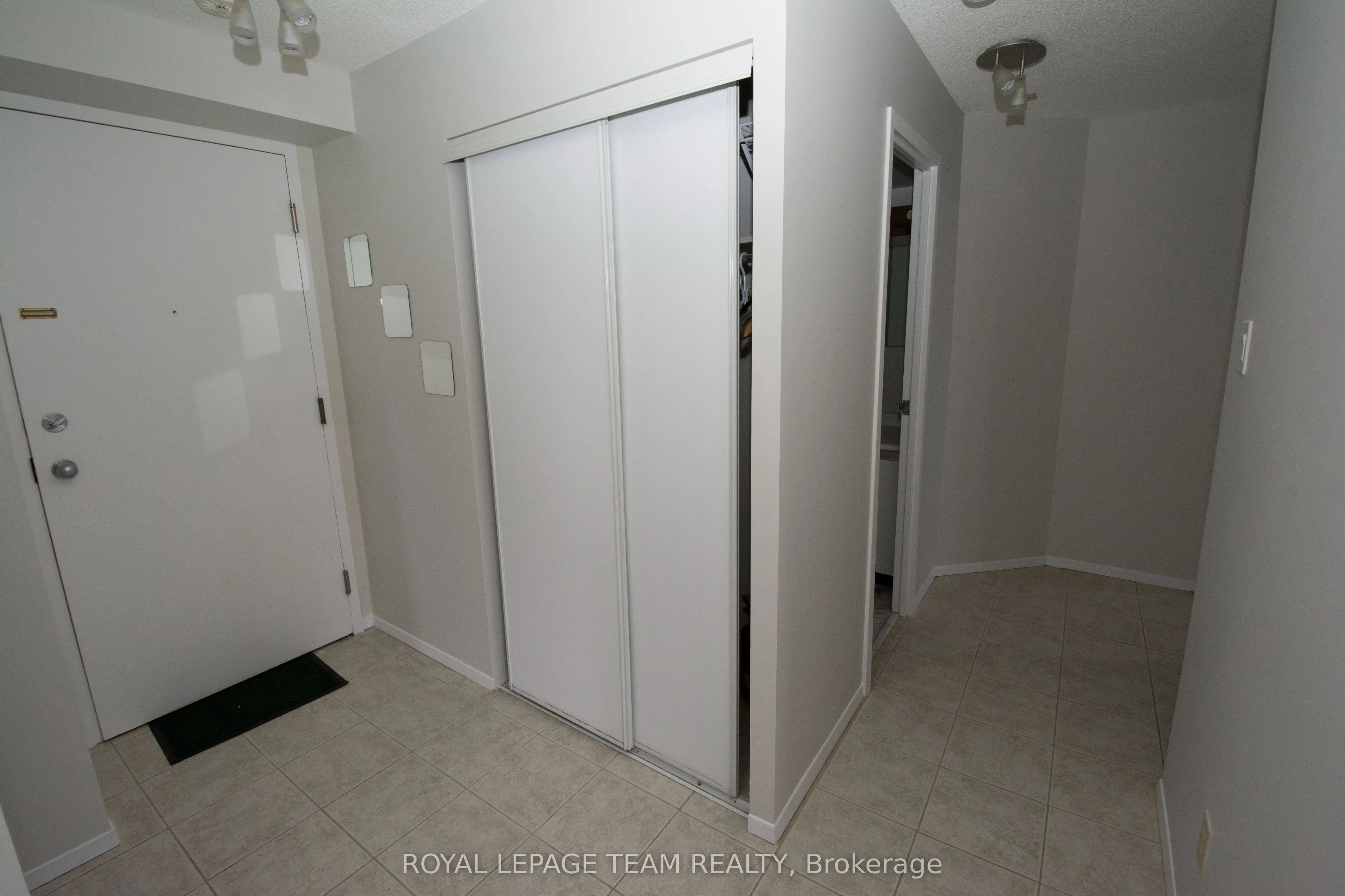 1025 Grenon Avenue, #209
