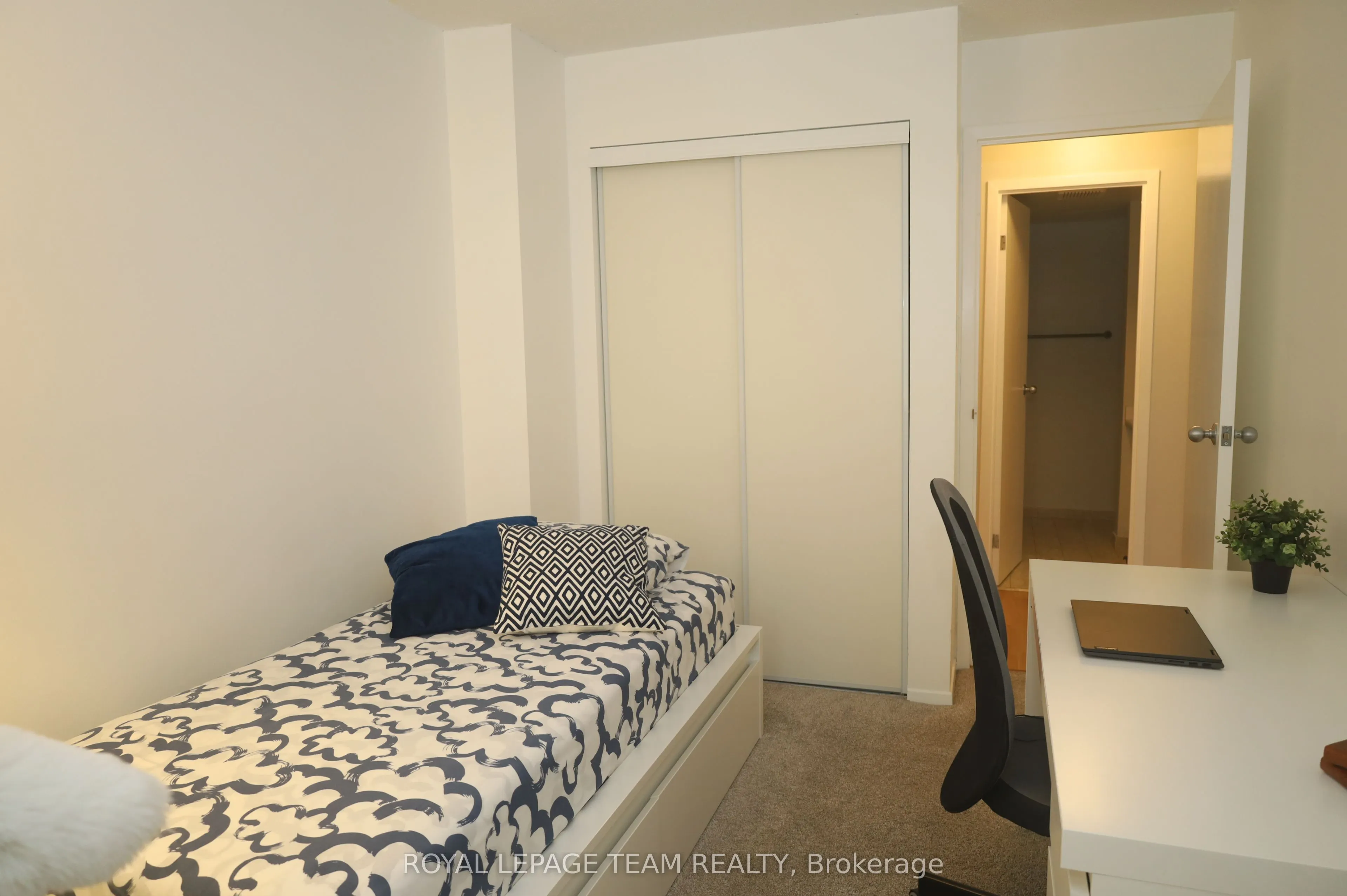 1025 Grenon Avenue, #209