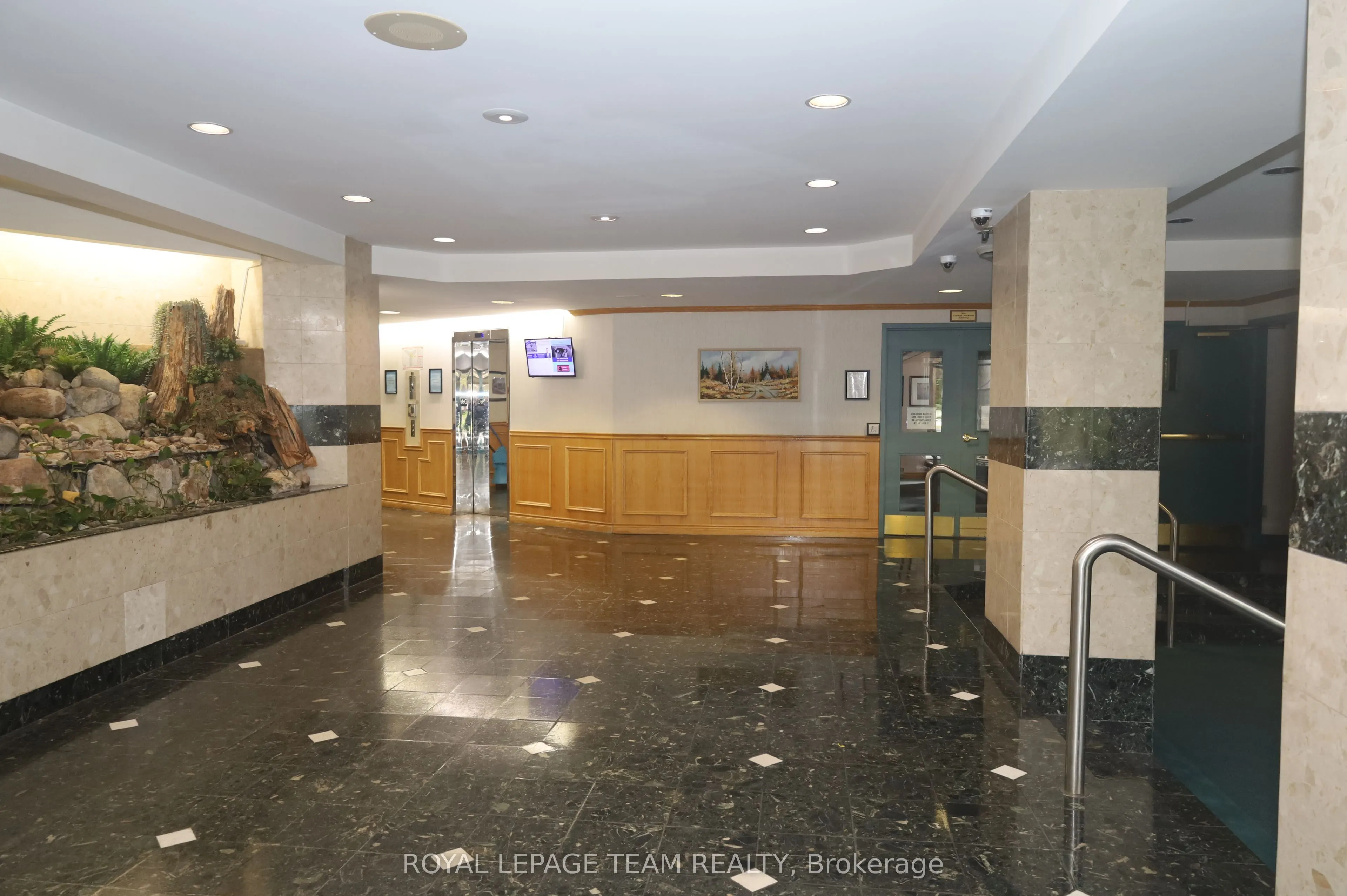 1025 Grenon Avenue, #209