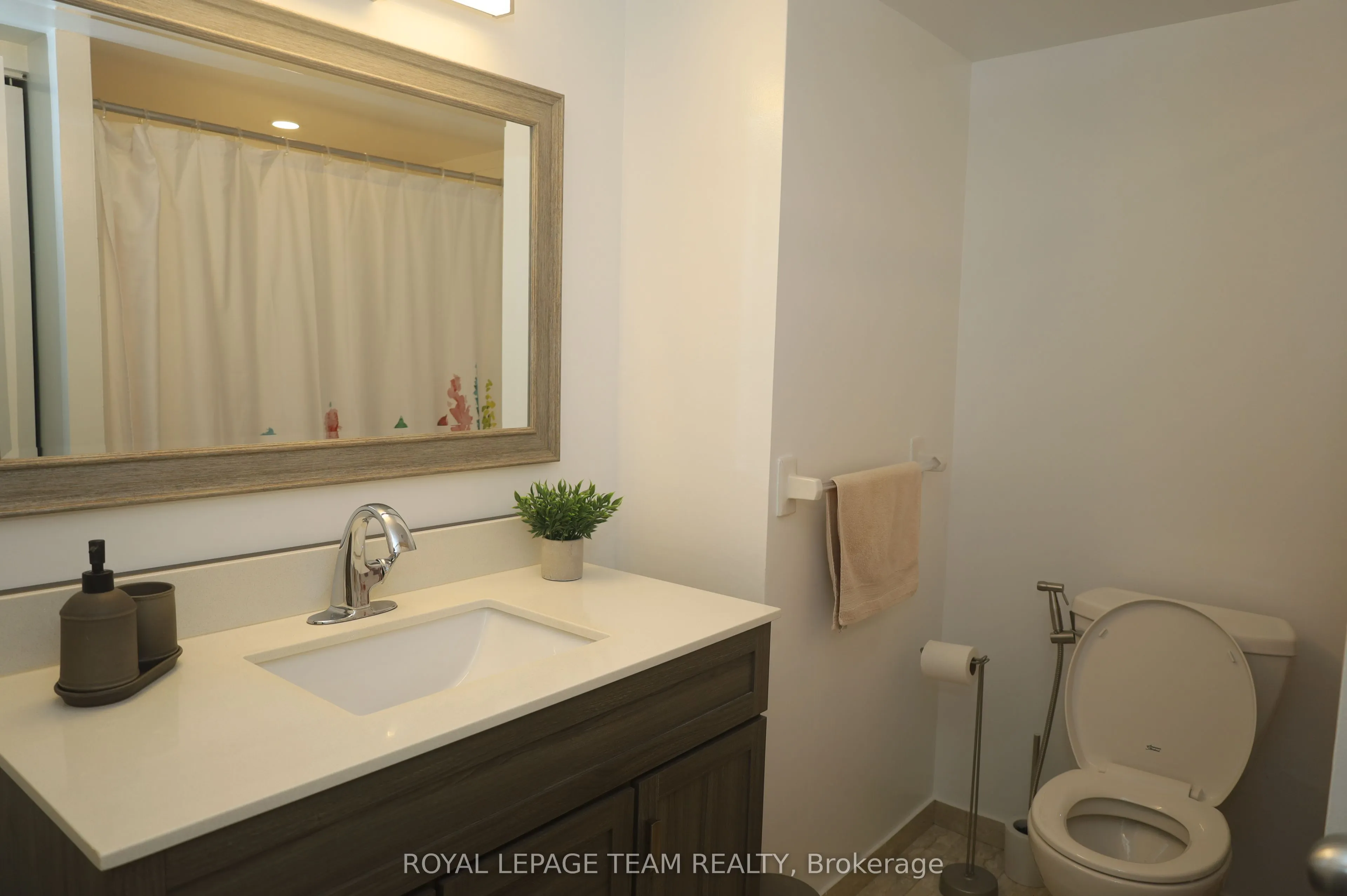 1025 Grenon Avenue, #209