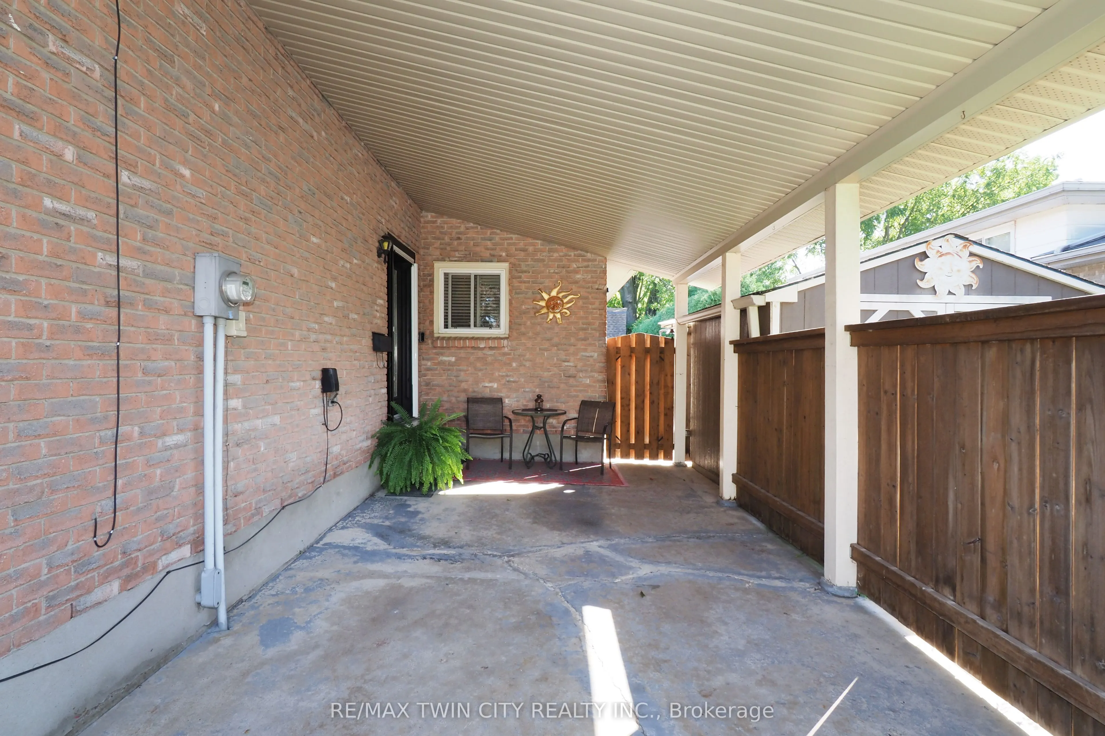 44 Milton Avenue W