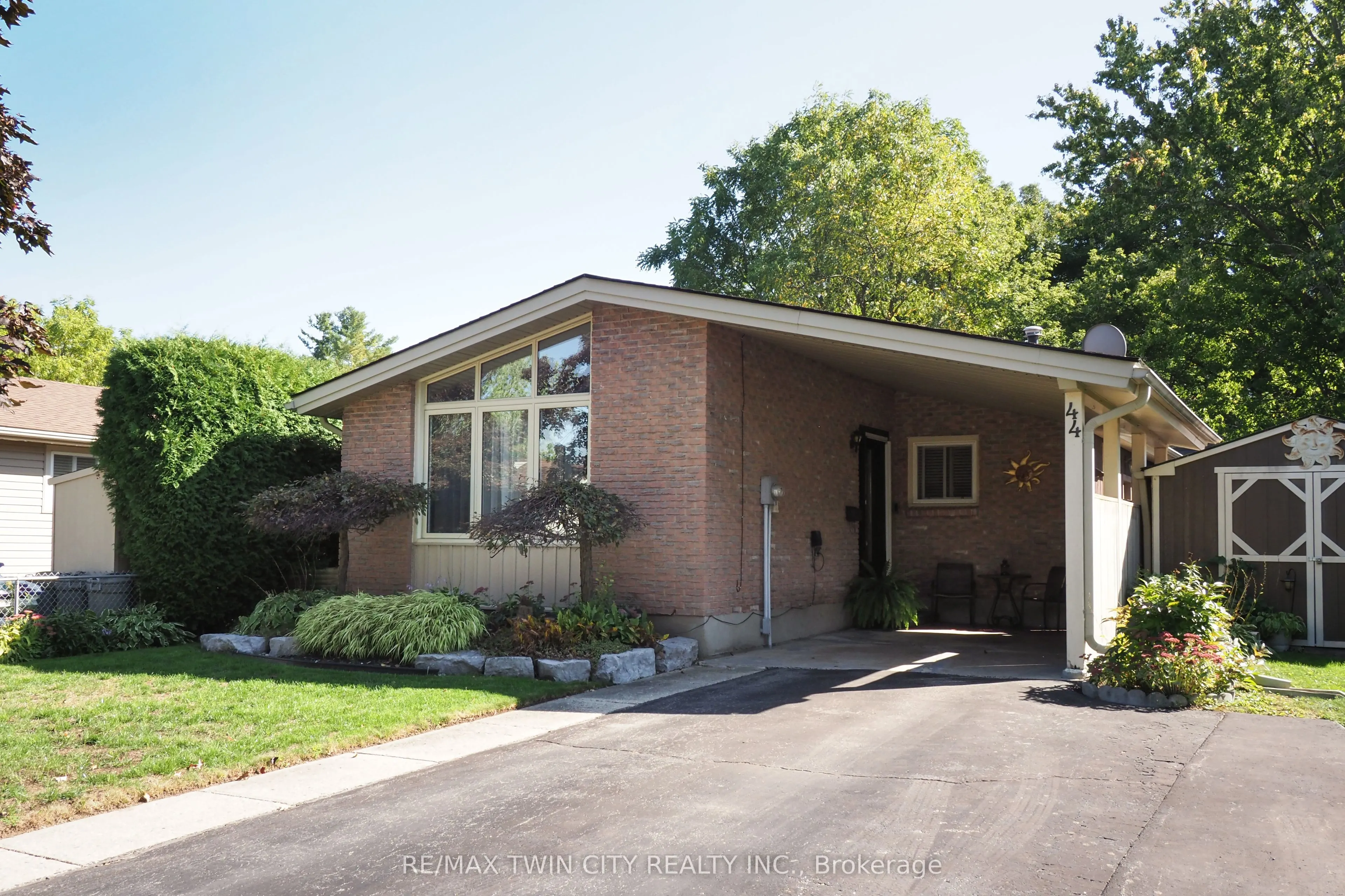 44 Milton Avenue W
