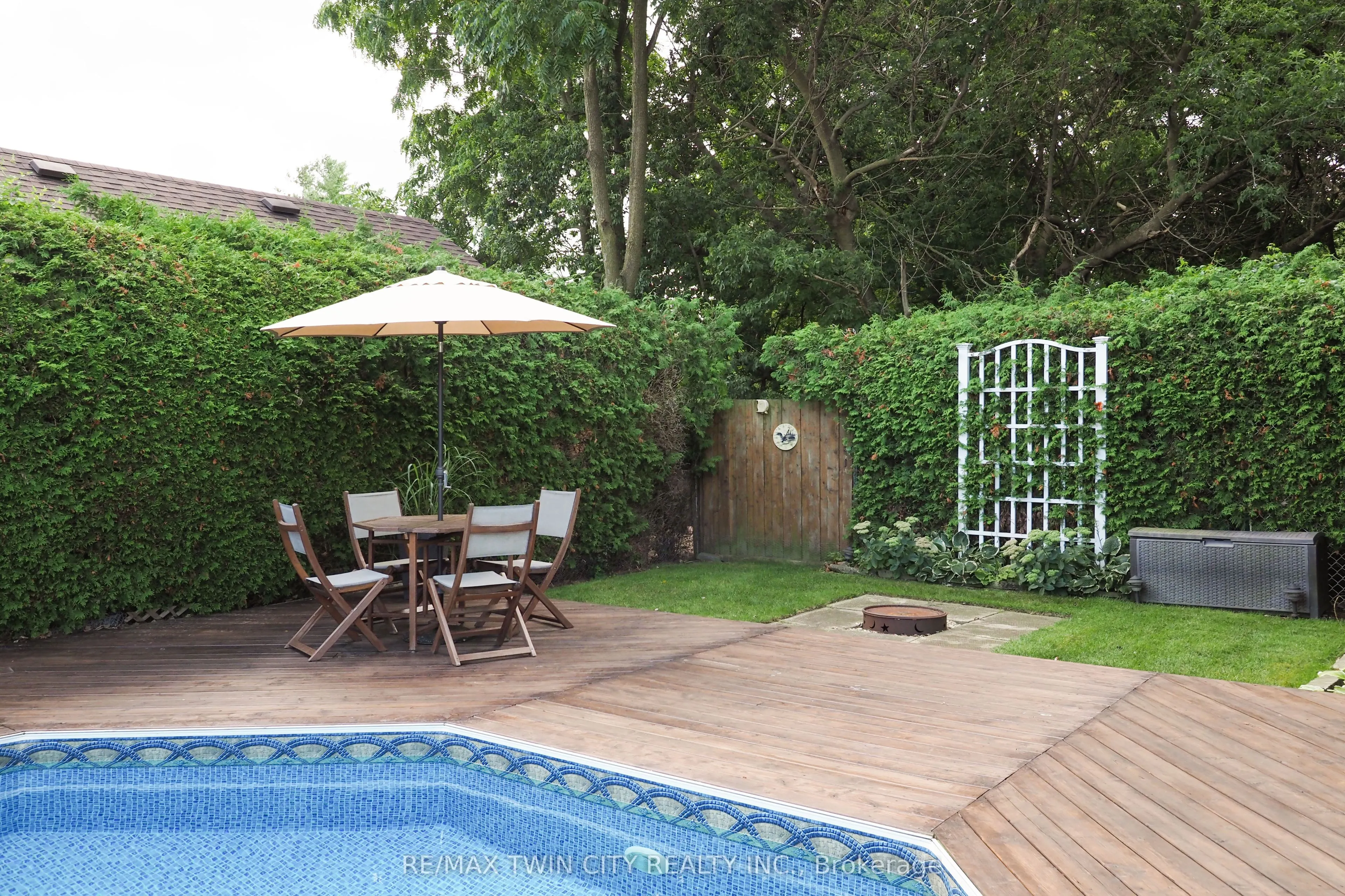 44 Milton Avenue W