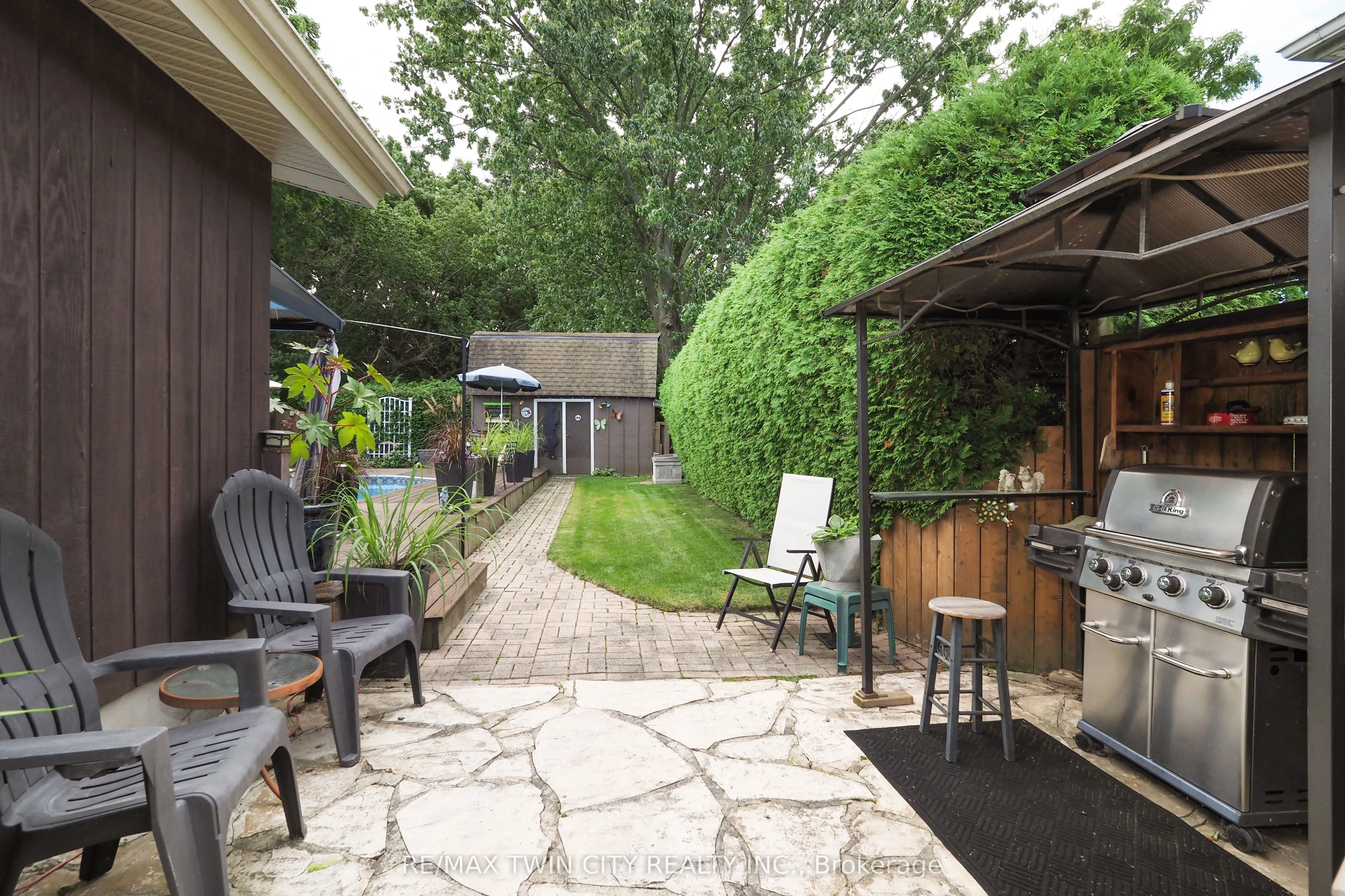44 Milton Avenue W