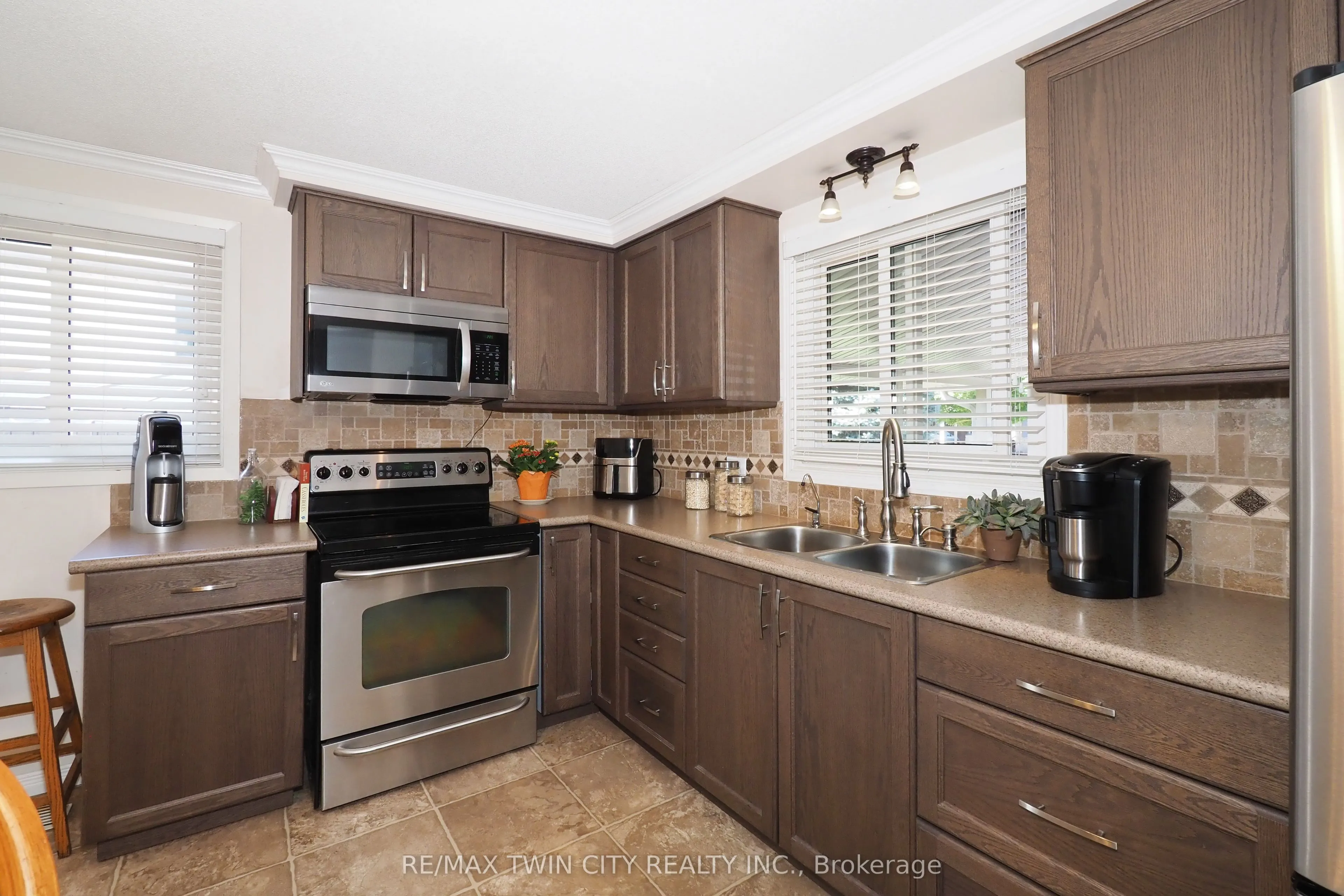 44 Milton Avenue W