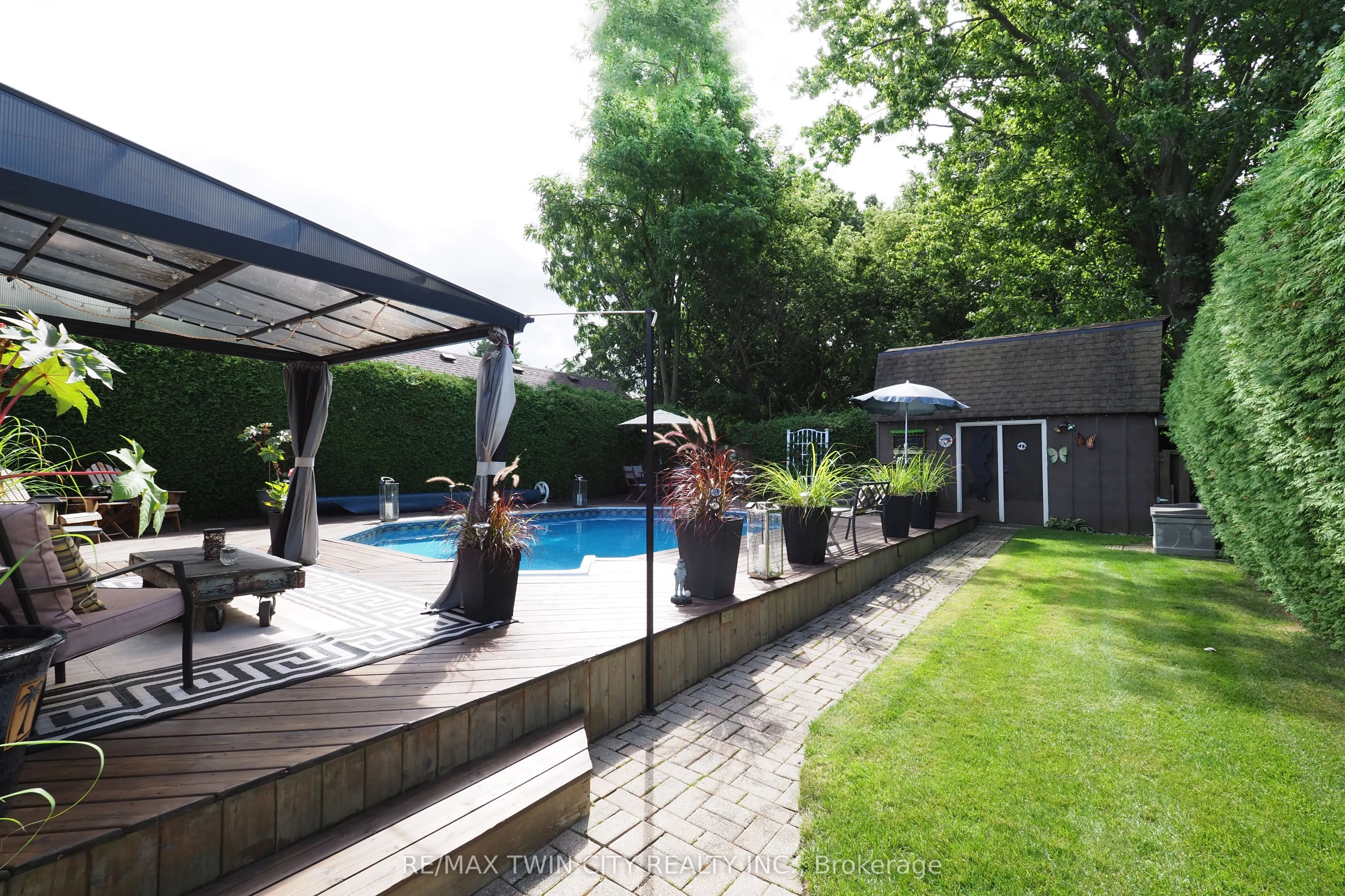 44 Milton Avenue W