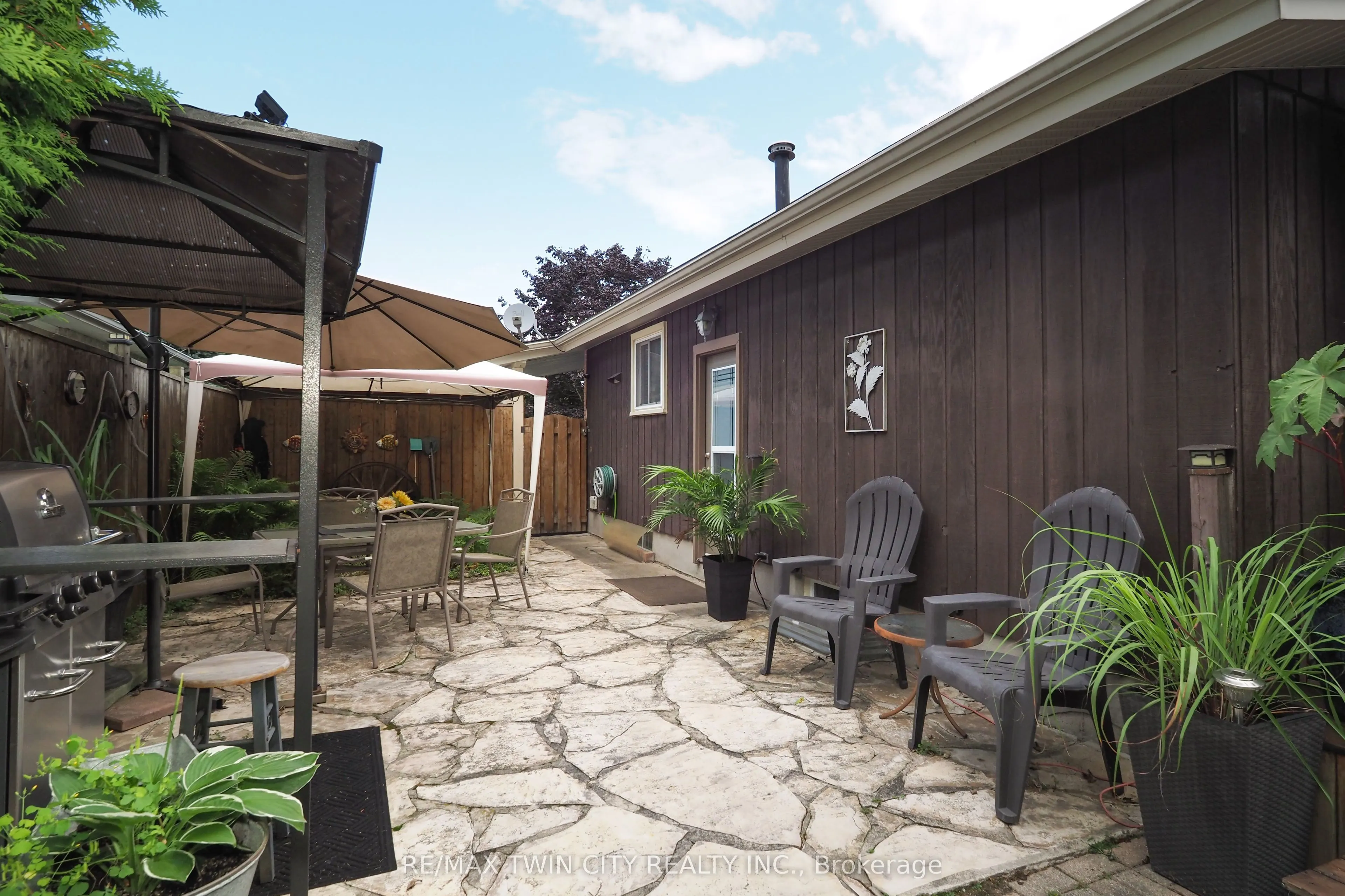 44 Milton Avenue W