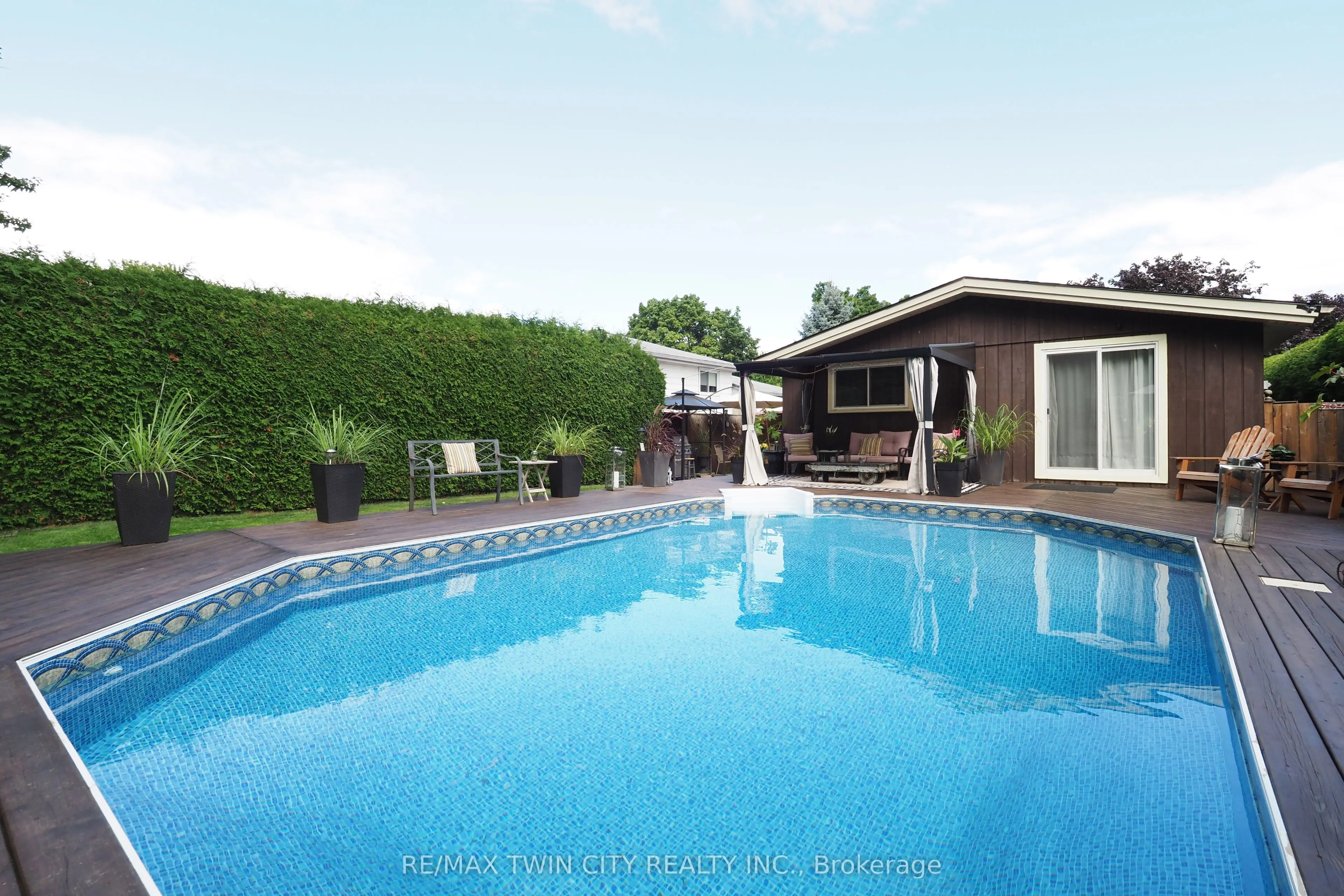 44 Milton Avenue W