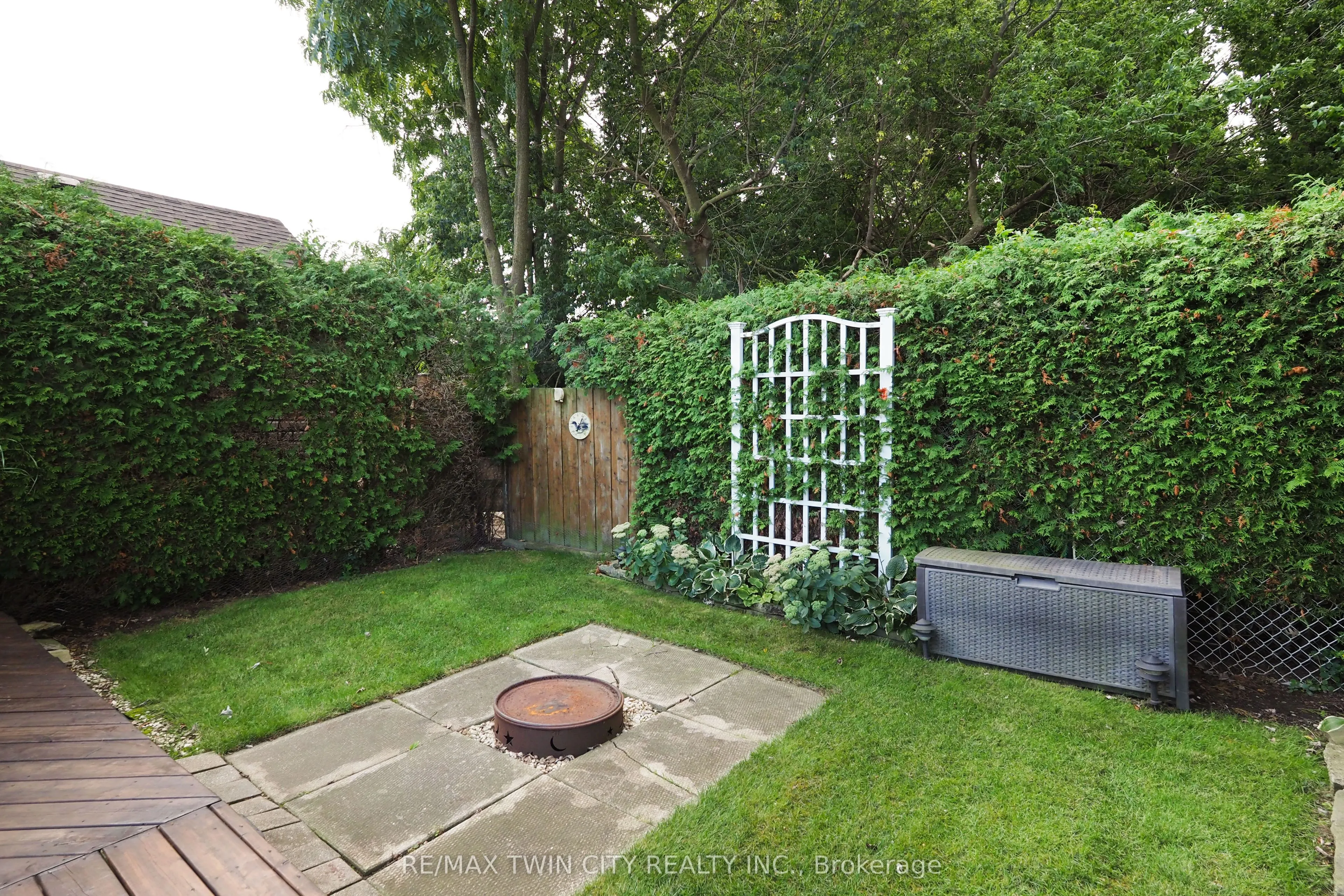 44 Milton Avenue W
