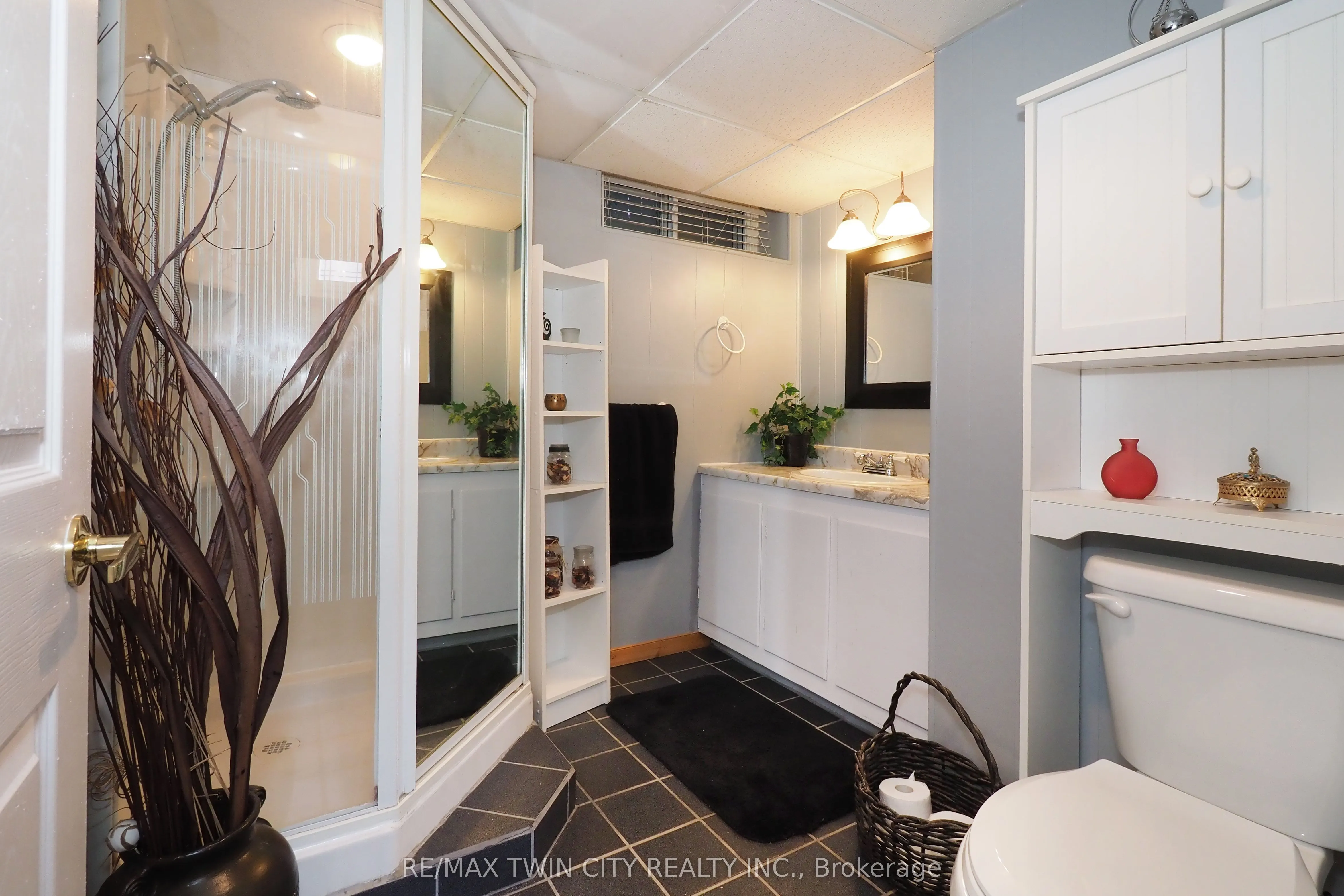 44 Milton Avenue W