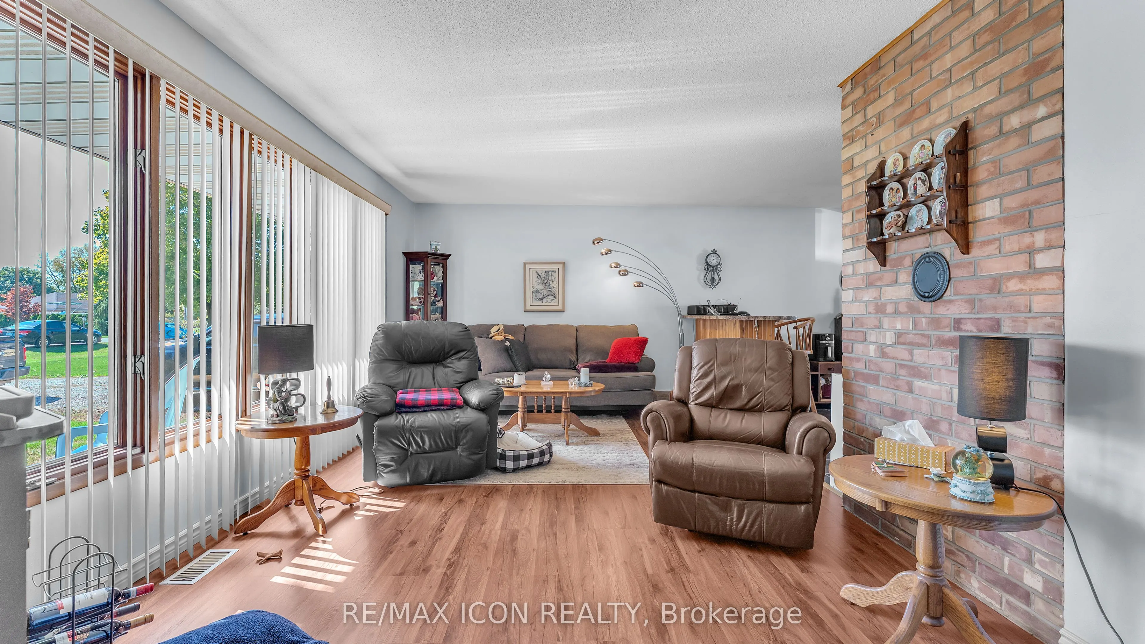 8274 Burwell Road E