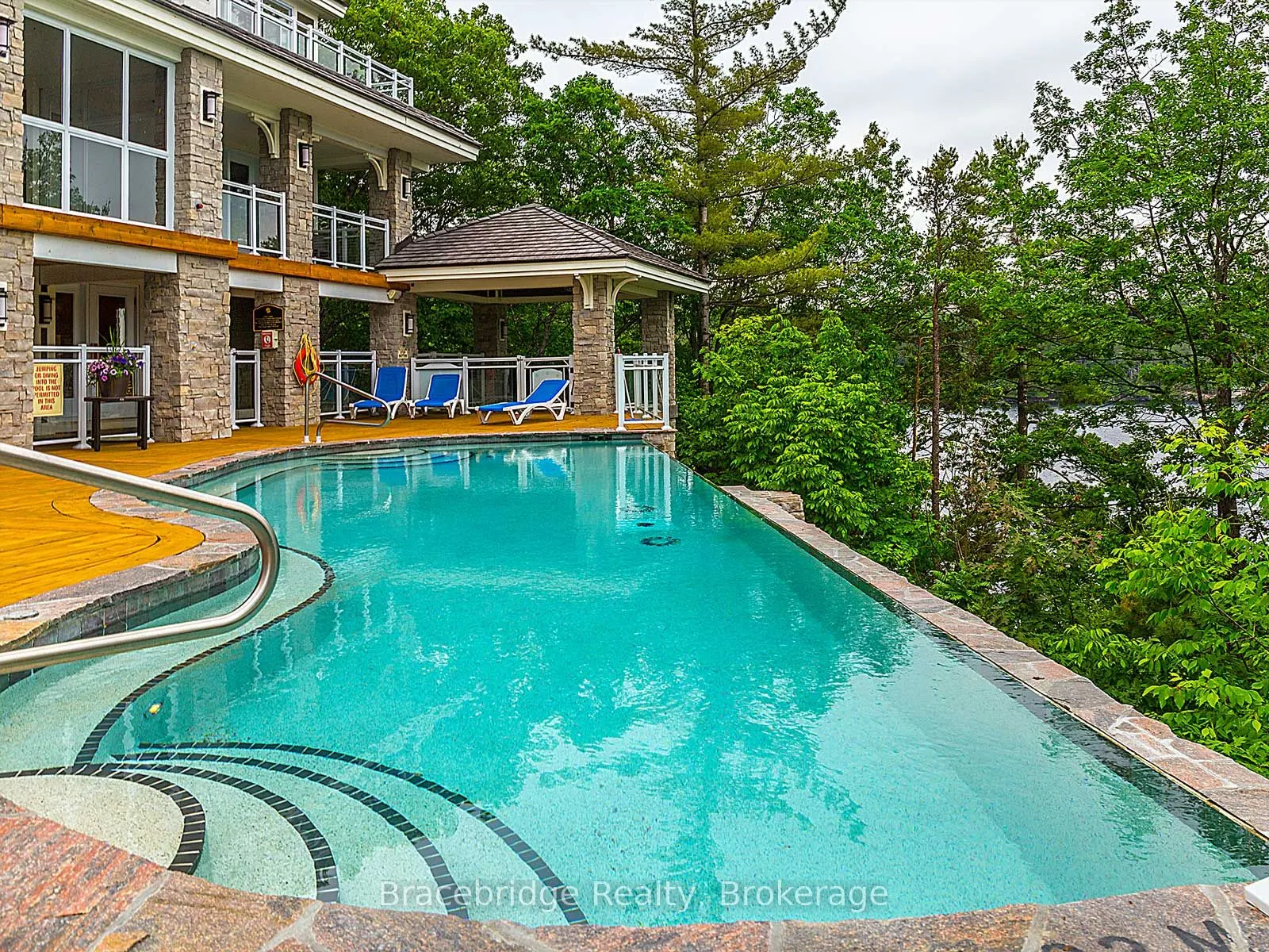 1869 Muskoka 118 Road W, #A102-C2