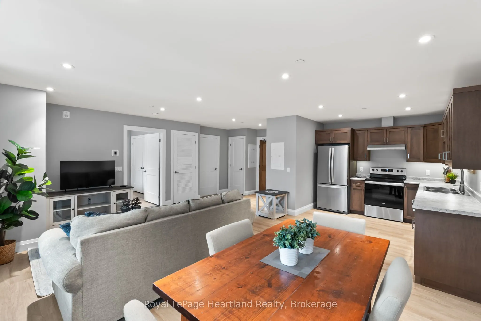 187 VICTORIA Street W, #106