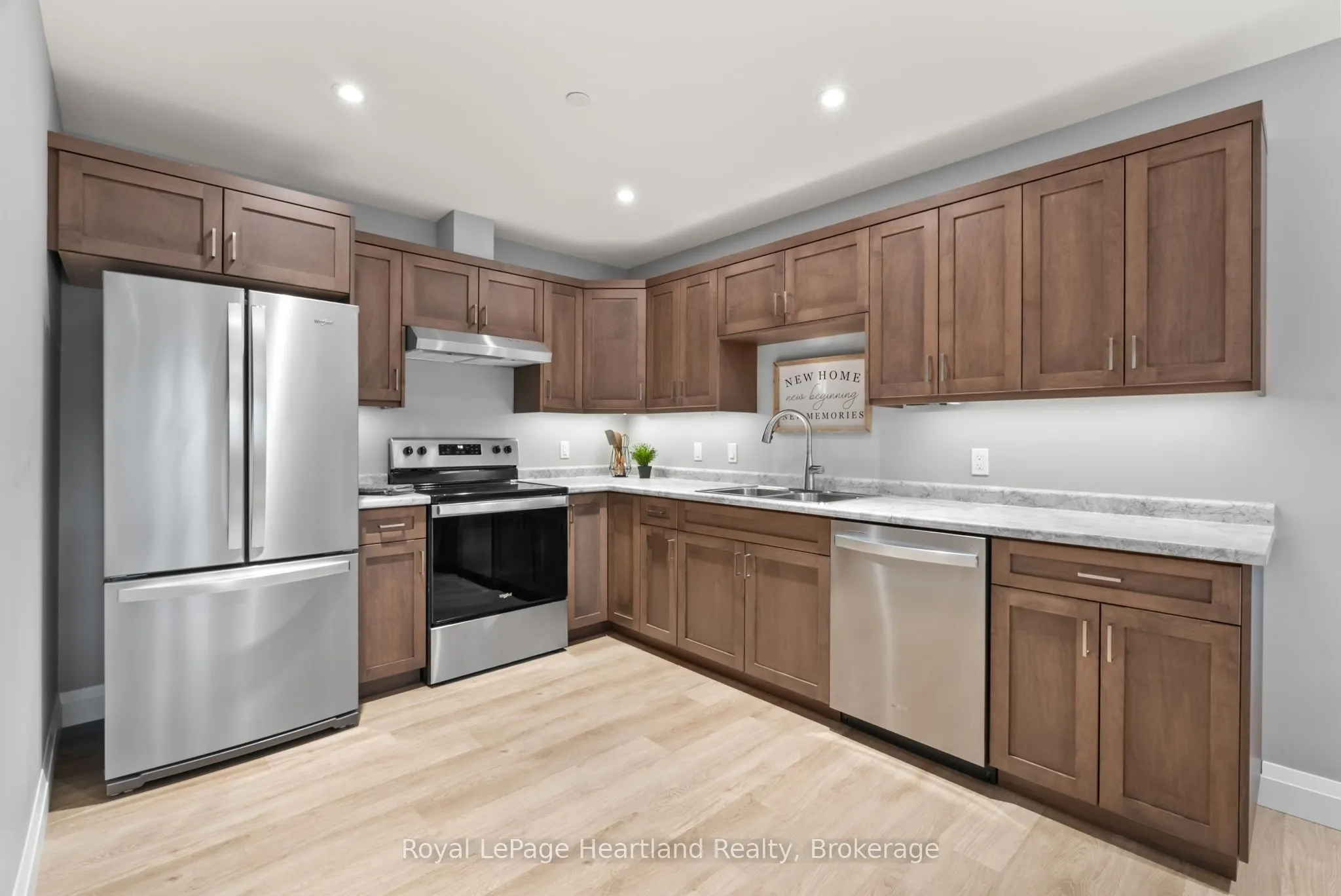 187 VICTORIA Street W, #106