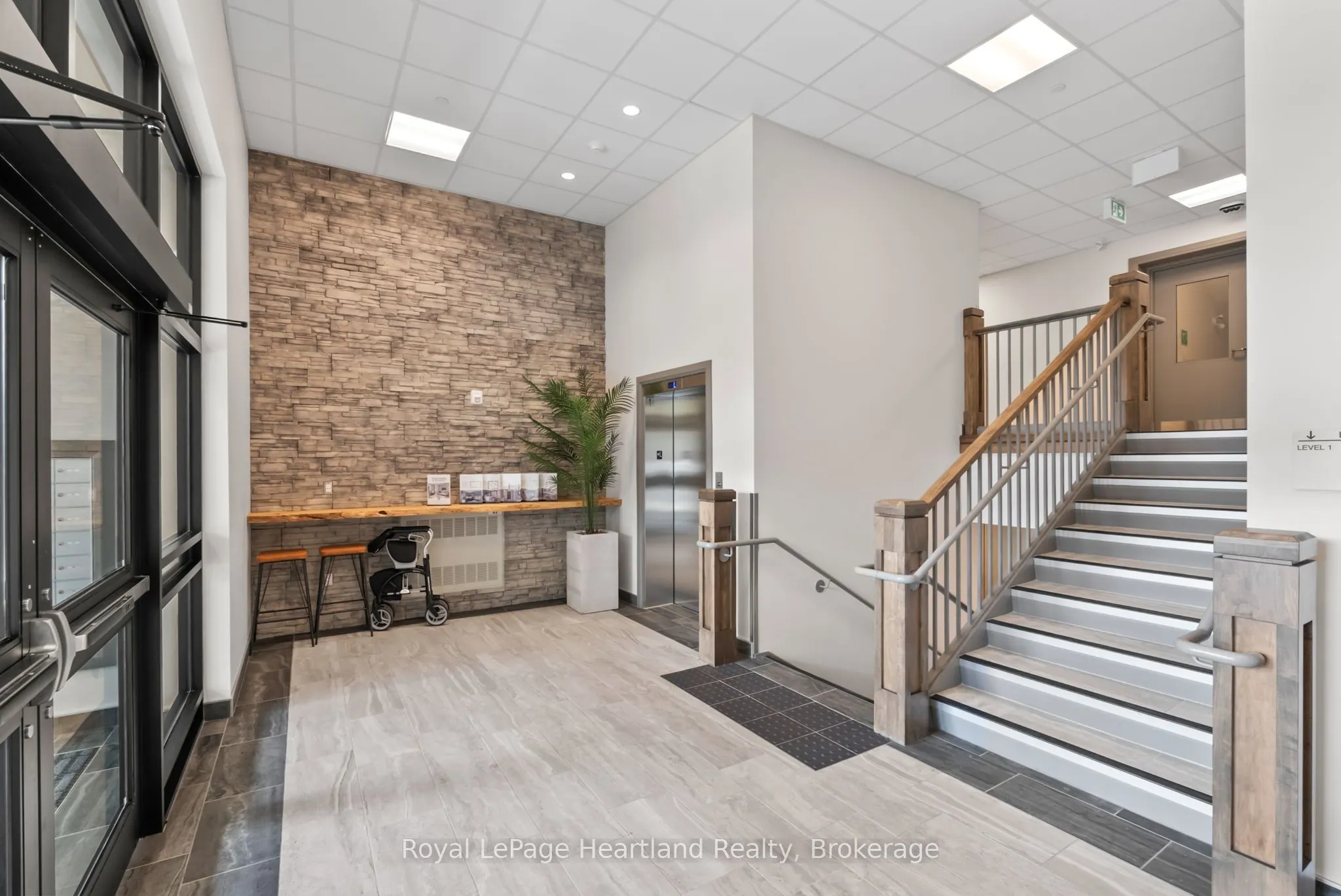 187 VICTORIA Street W, #106