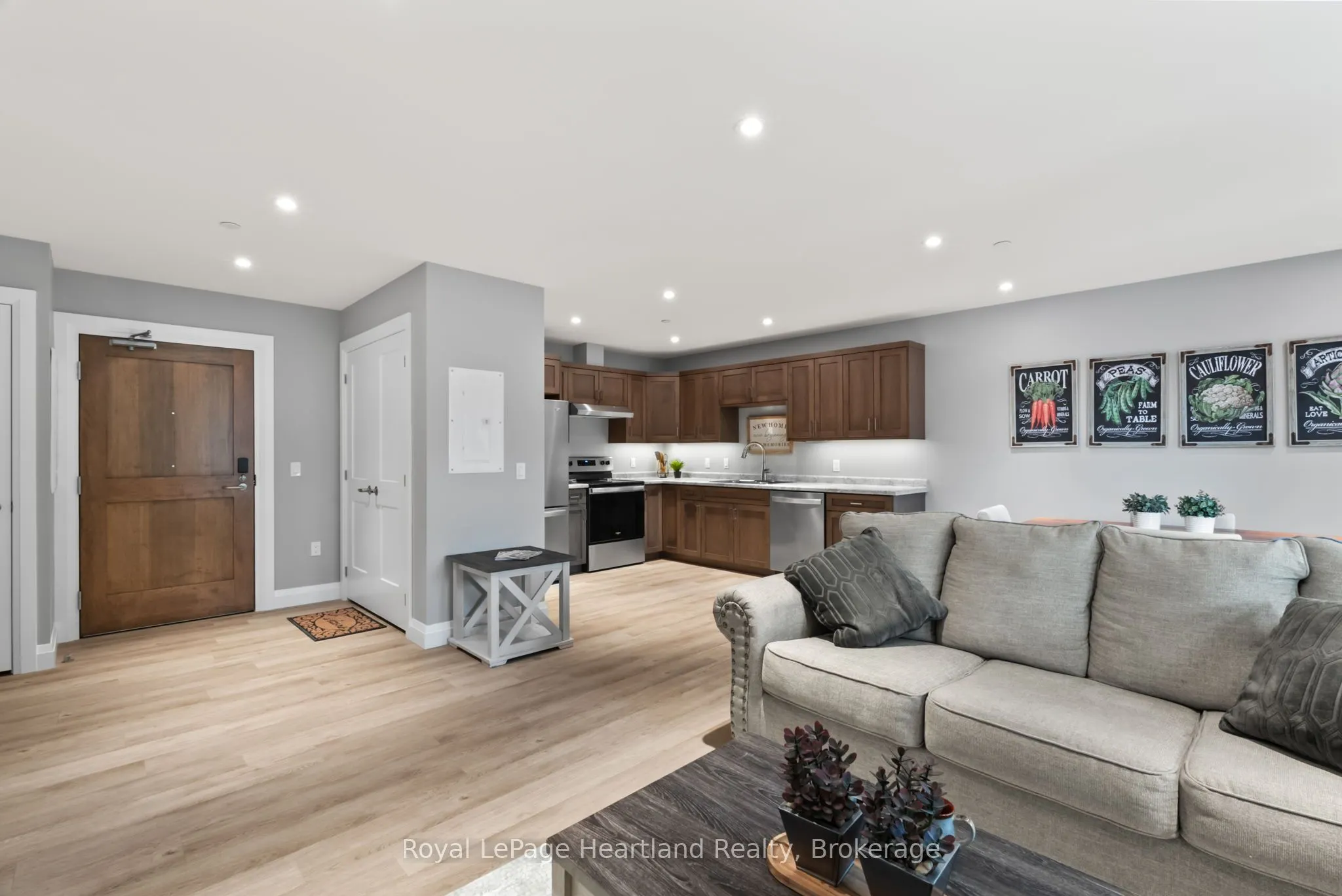 187 VICTORIA Street W, #106