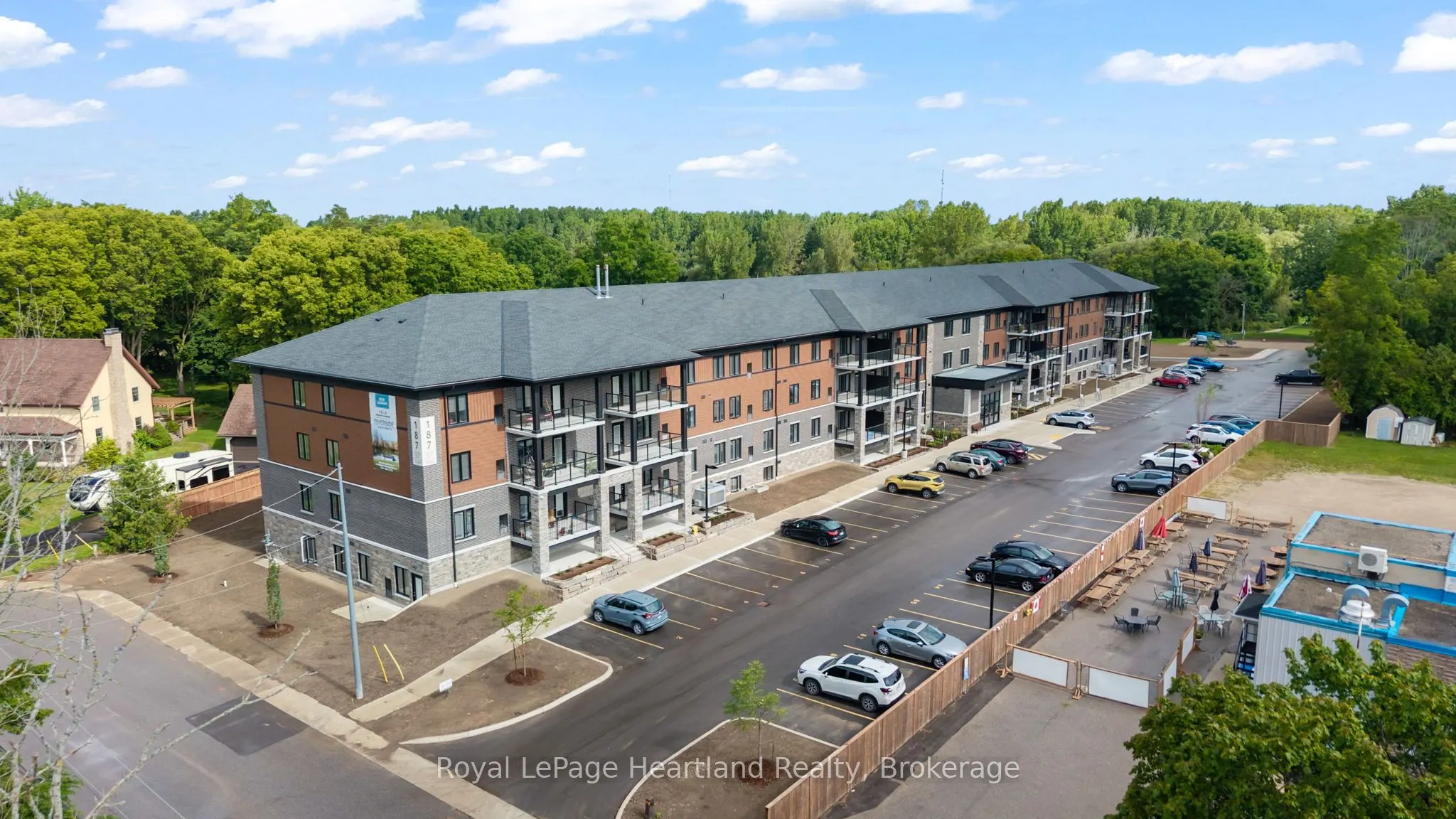 187 VICTORIA Street W, #106