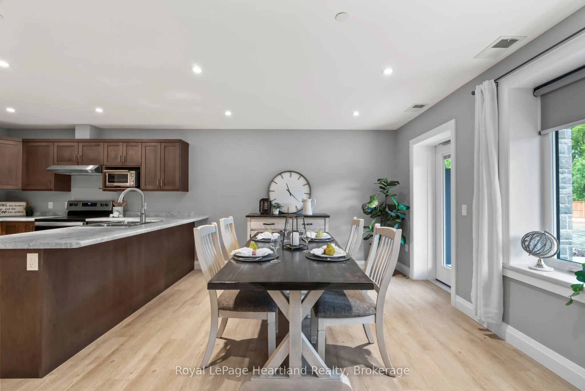 187 VICTORIA Street W, #406