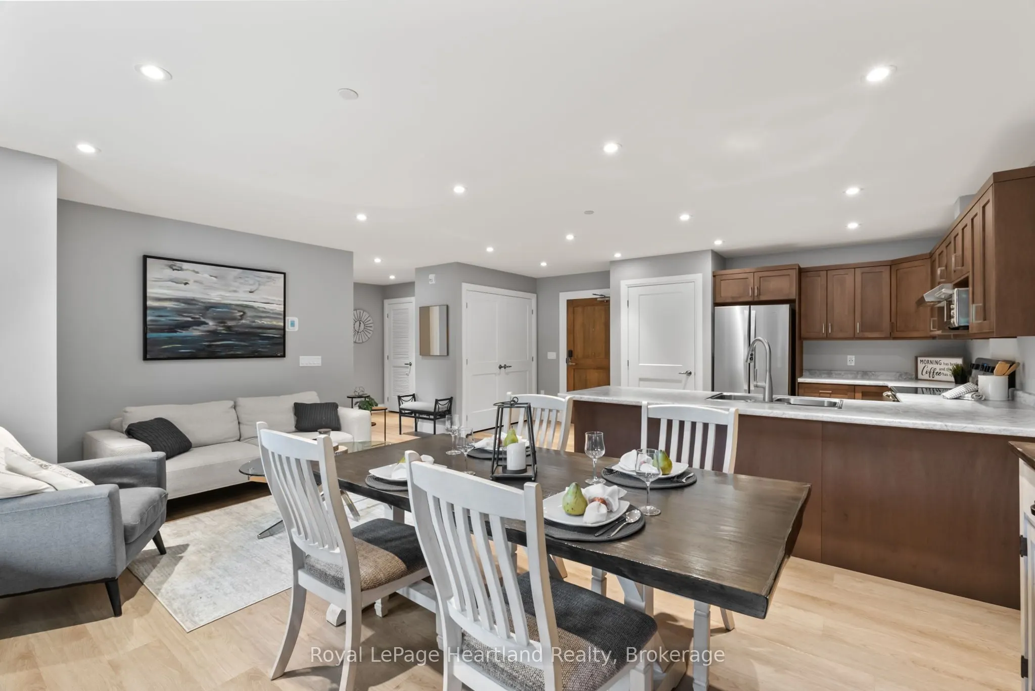 187 VICTORIA Street W, #406
