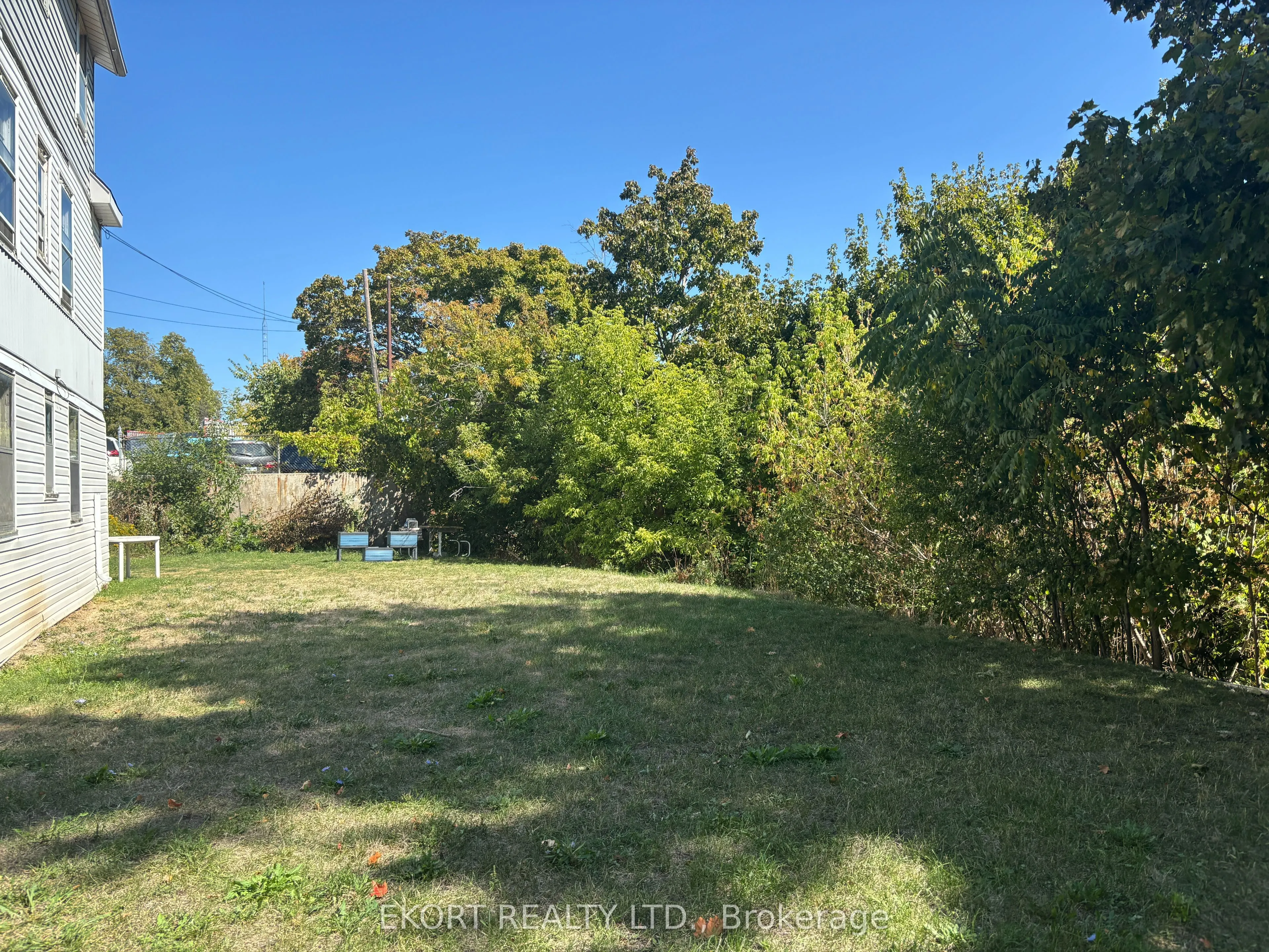 17-23 Moira Street W