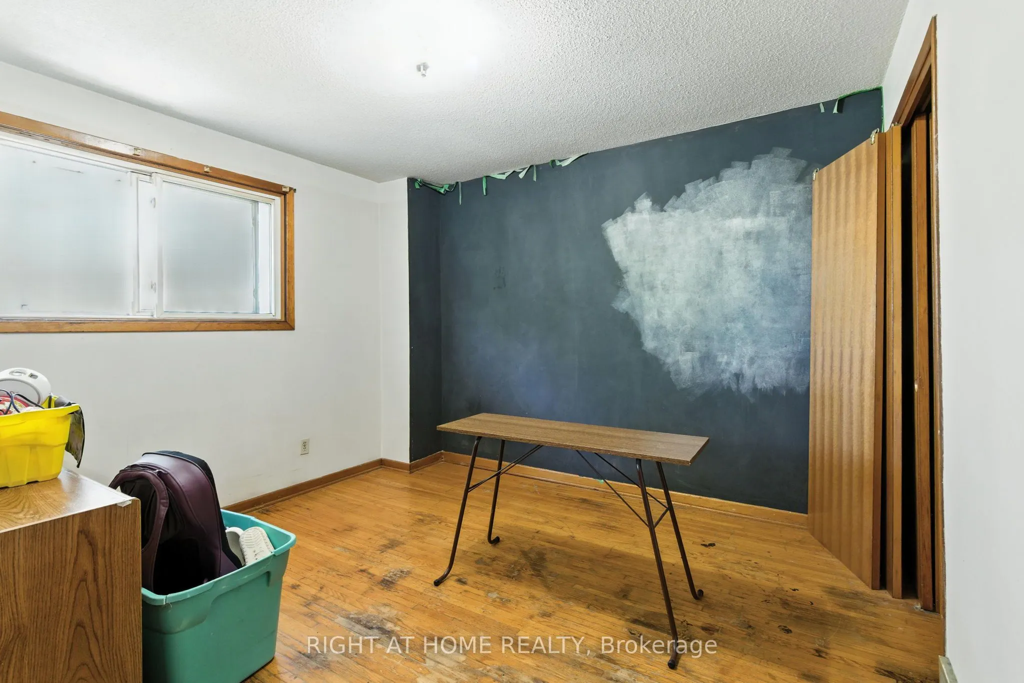 4363 Meadowvale Drive