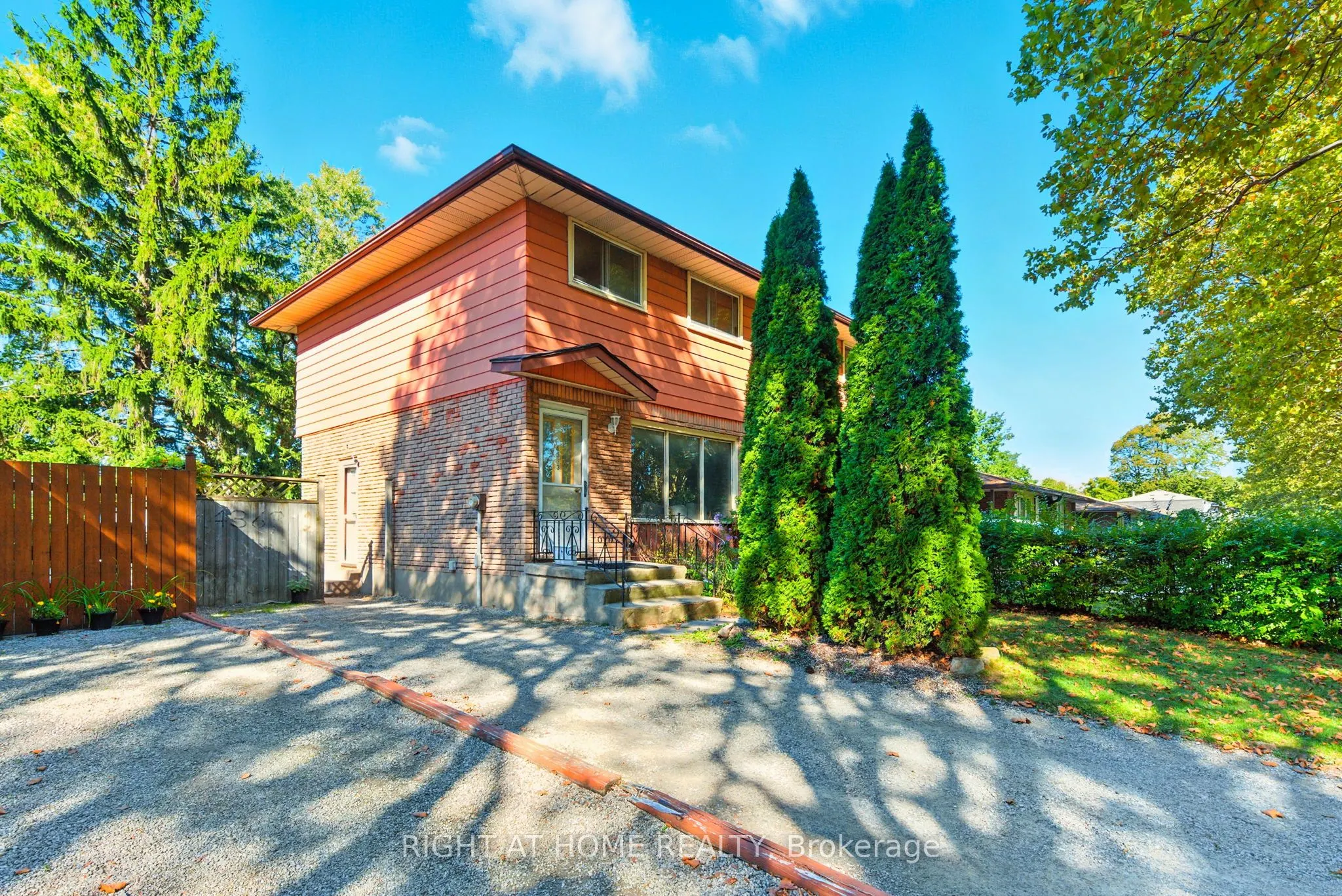 4363 Meadowvale Drive