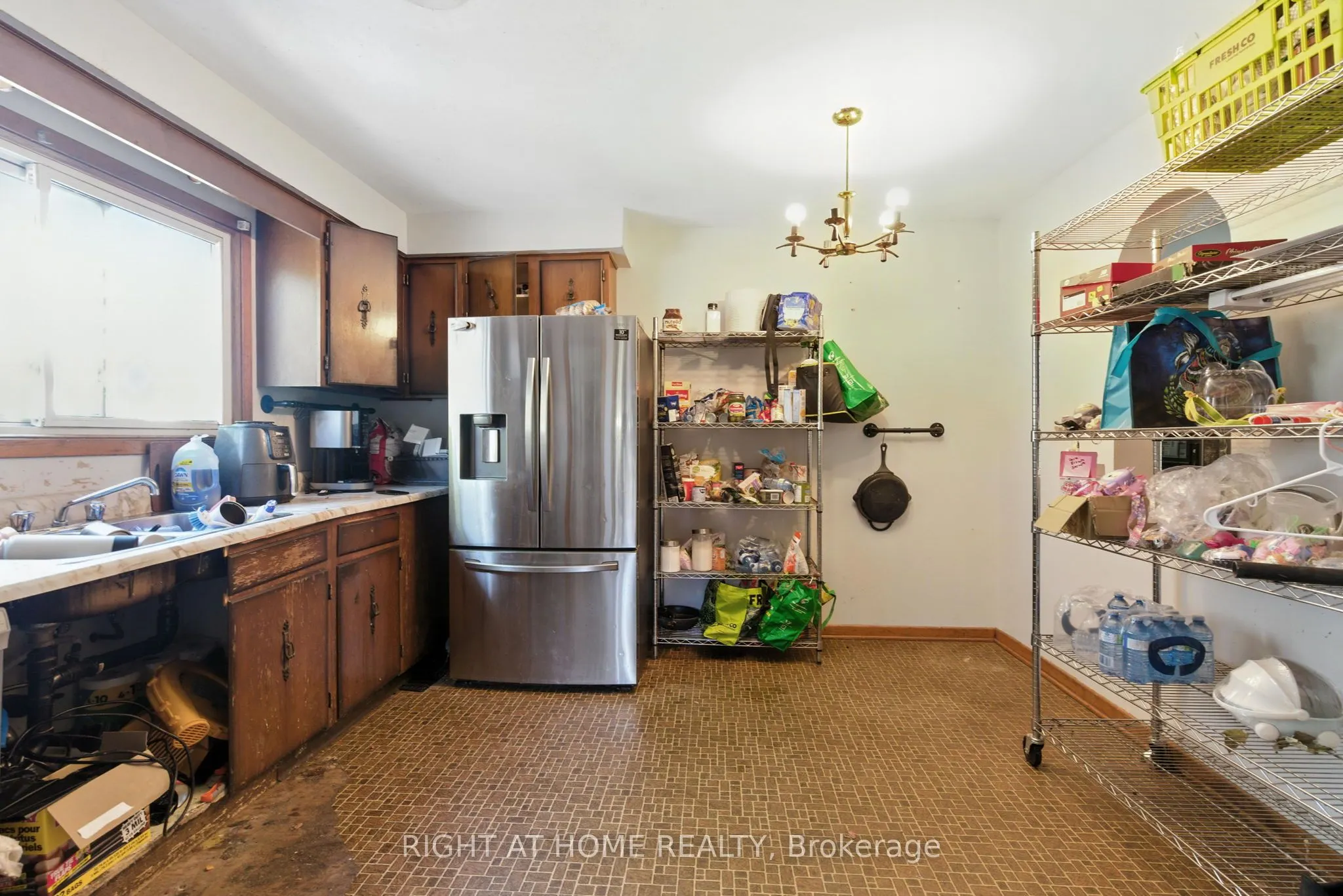 4363 Meadowvale Drive
