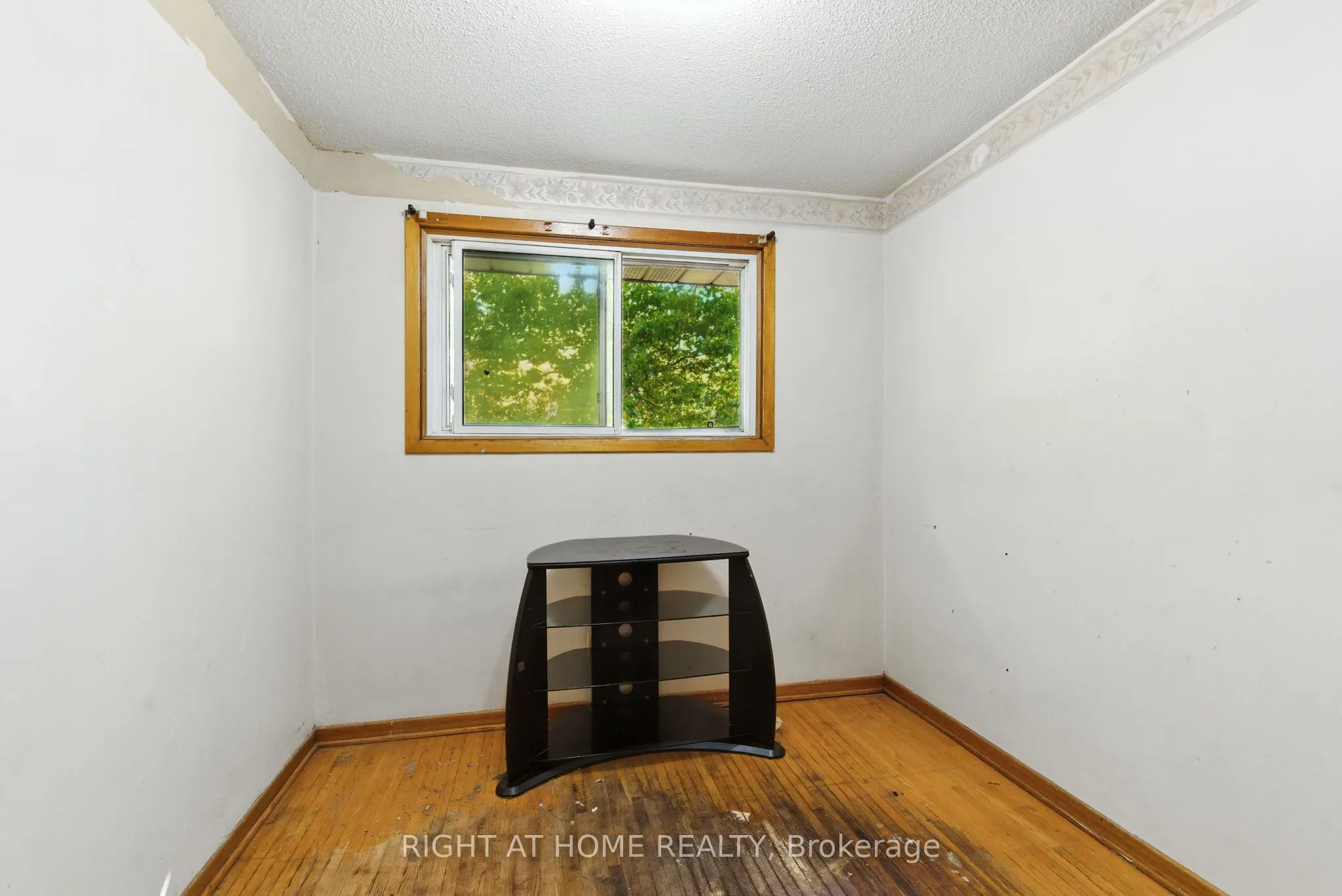 4363 Meadowvale Drive