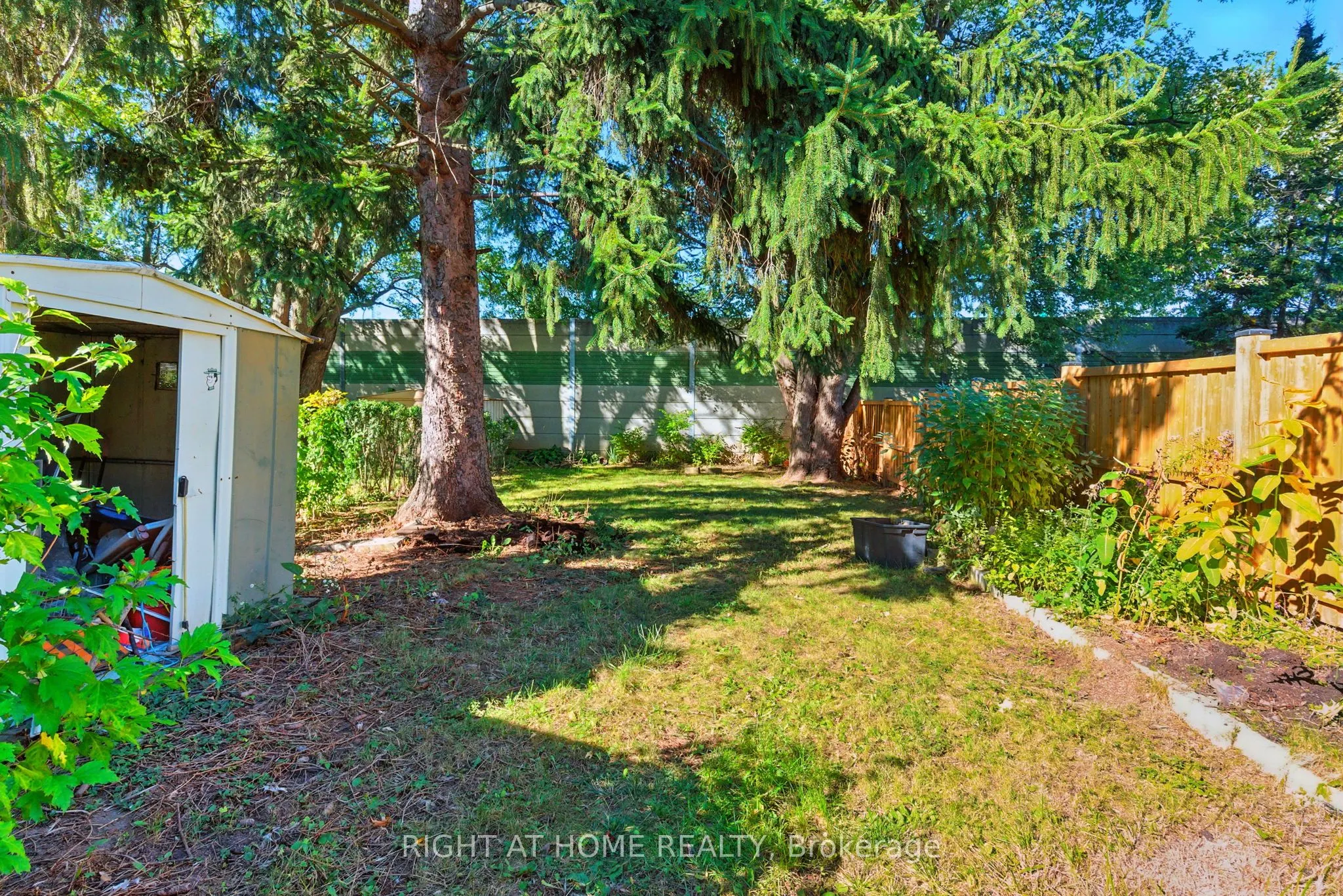 4363 Meadowvale Drive