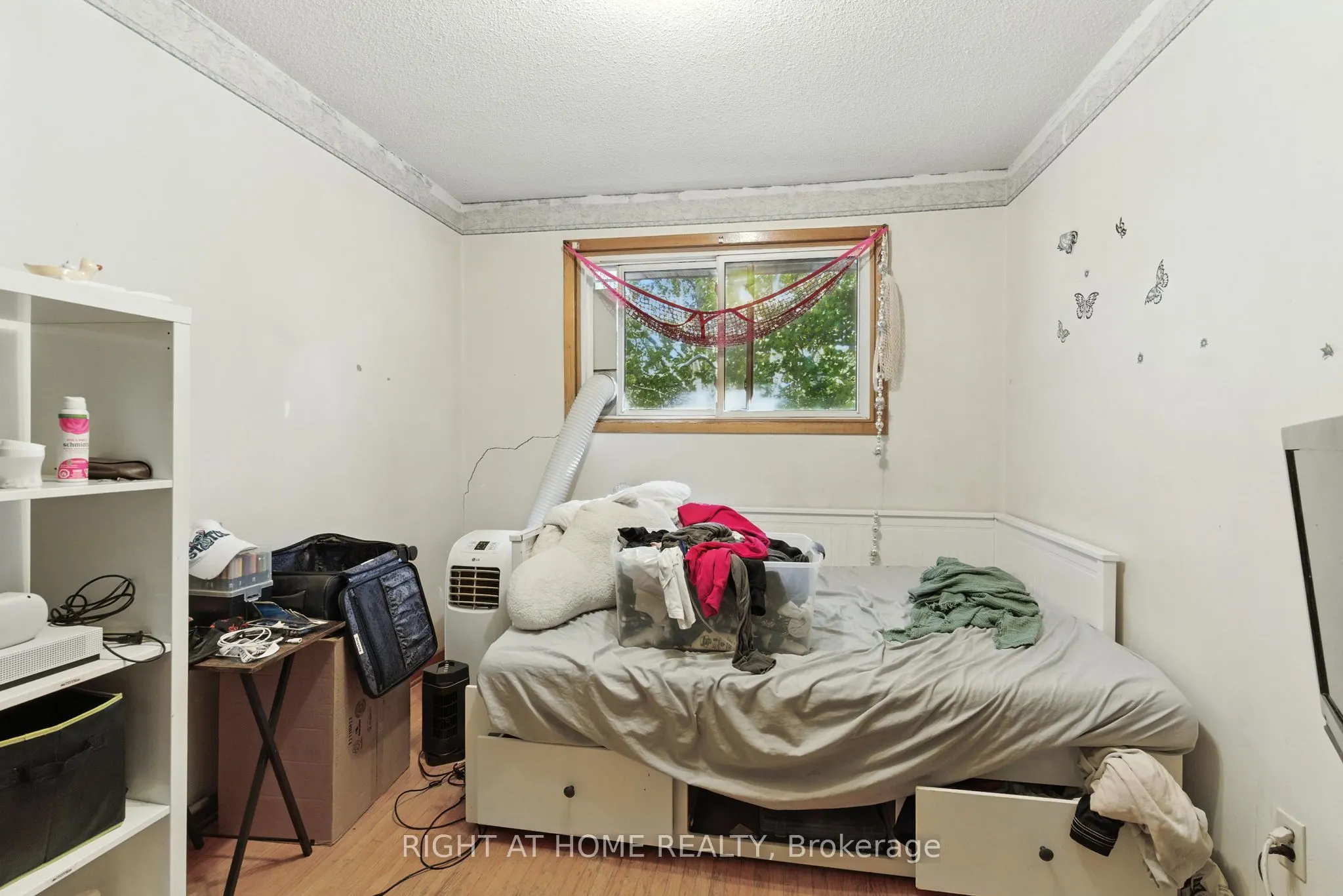 4363 Meadowvale Drive