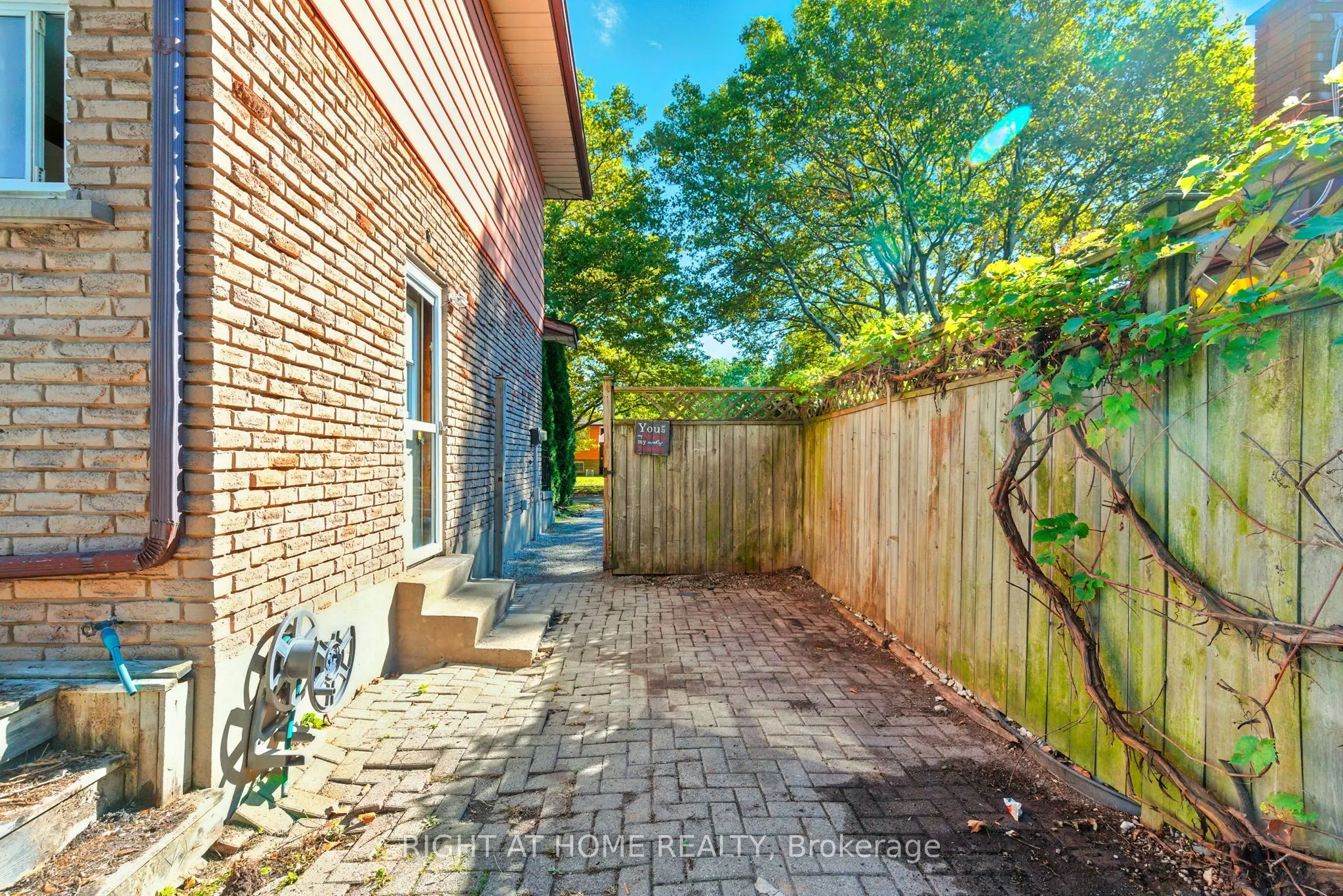 4363 Meadowvale Drive