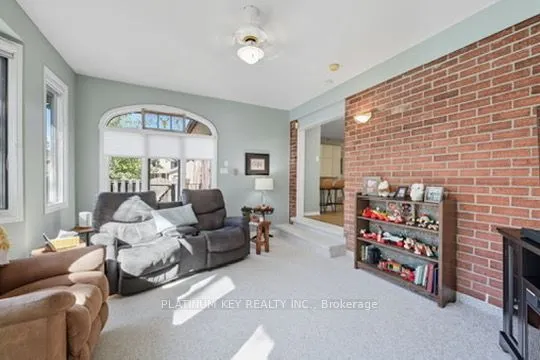 23 Lynngate Grove