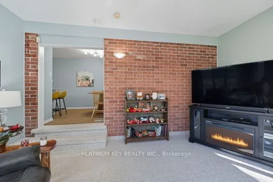 23 Lynngate Grove