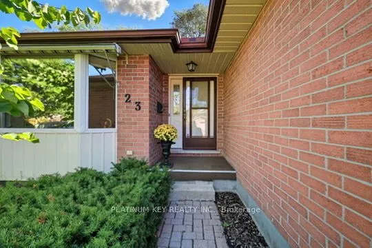 23 Lynngate Grove