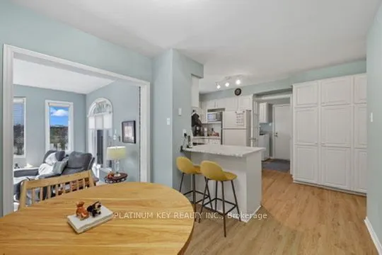 23 Lynngate Grove