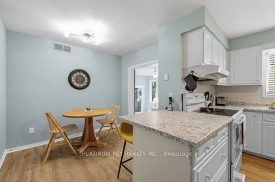 23 Lynngate Grove