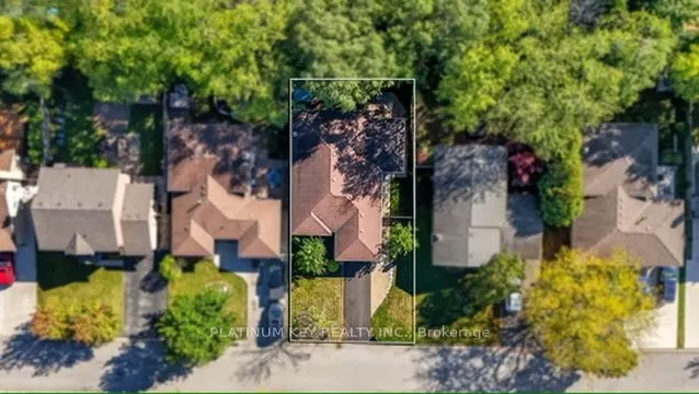23 Lynngate Grove